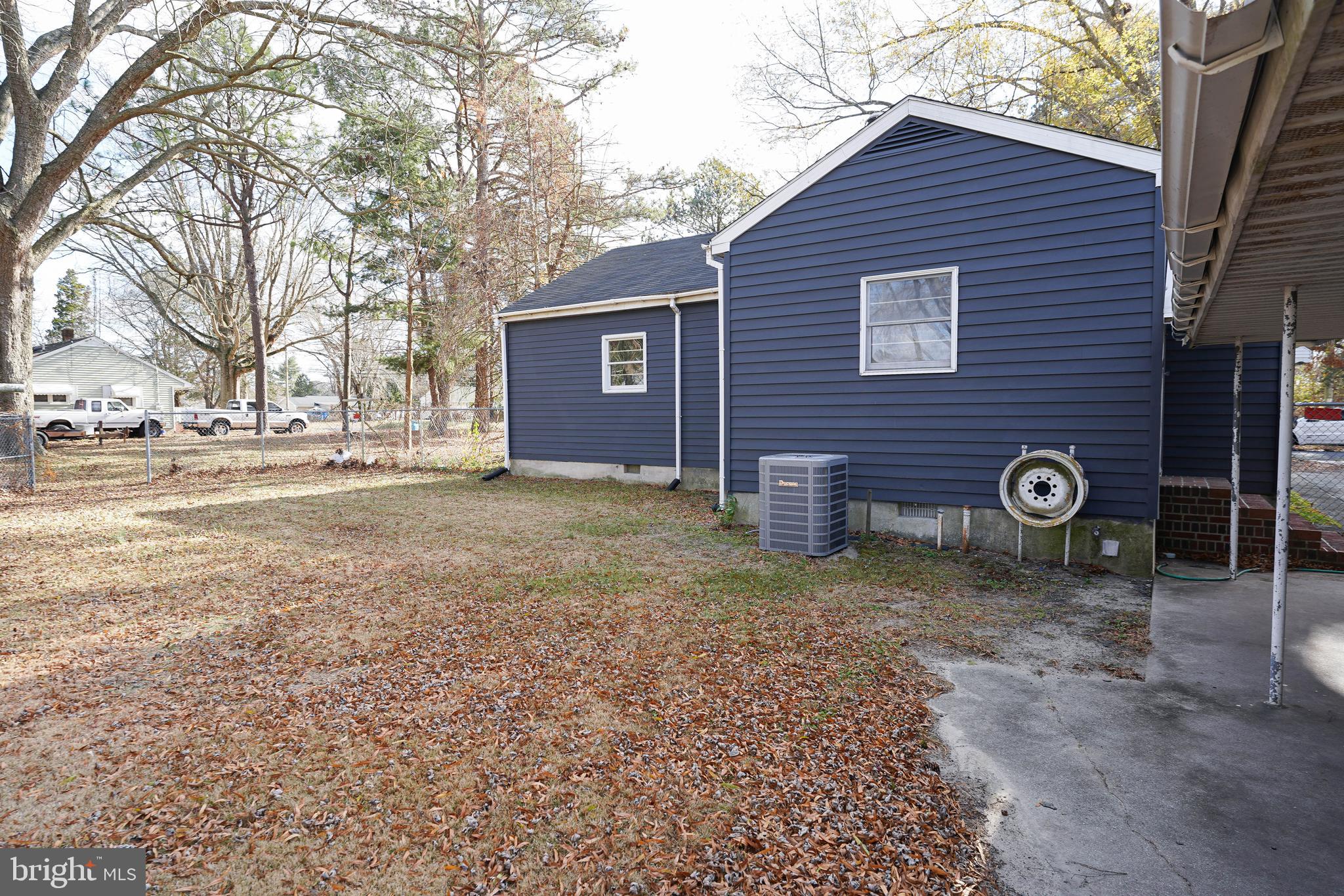 MOSS HILL ACRES - Residential