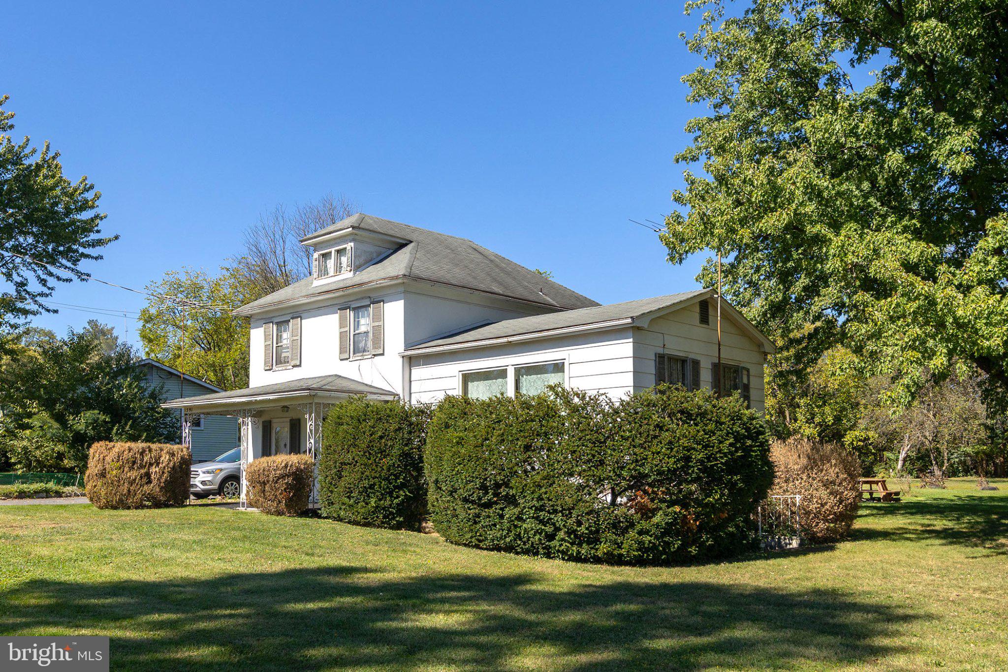 1591 WOODSTOCK LANE