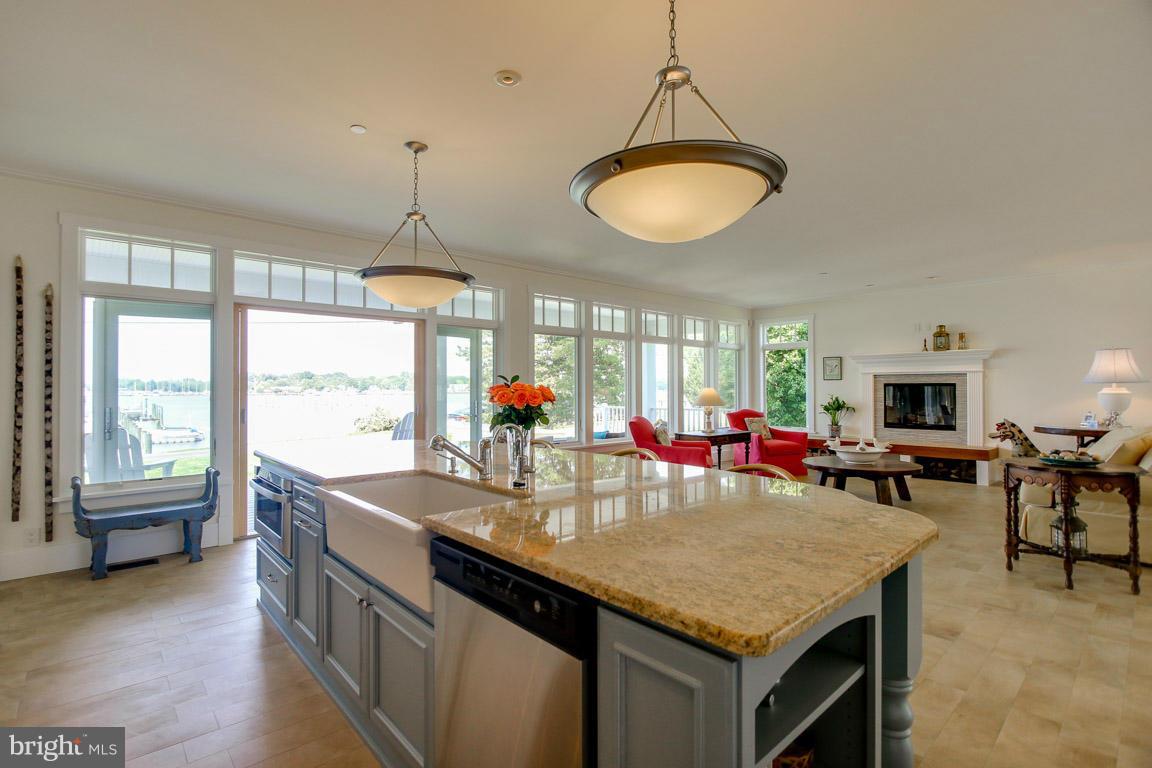 BACK BAY BEACH - Residential