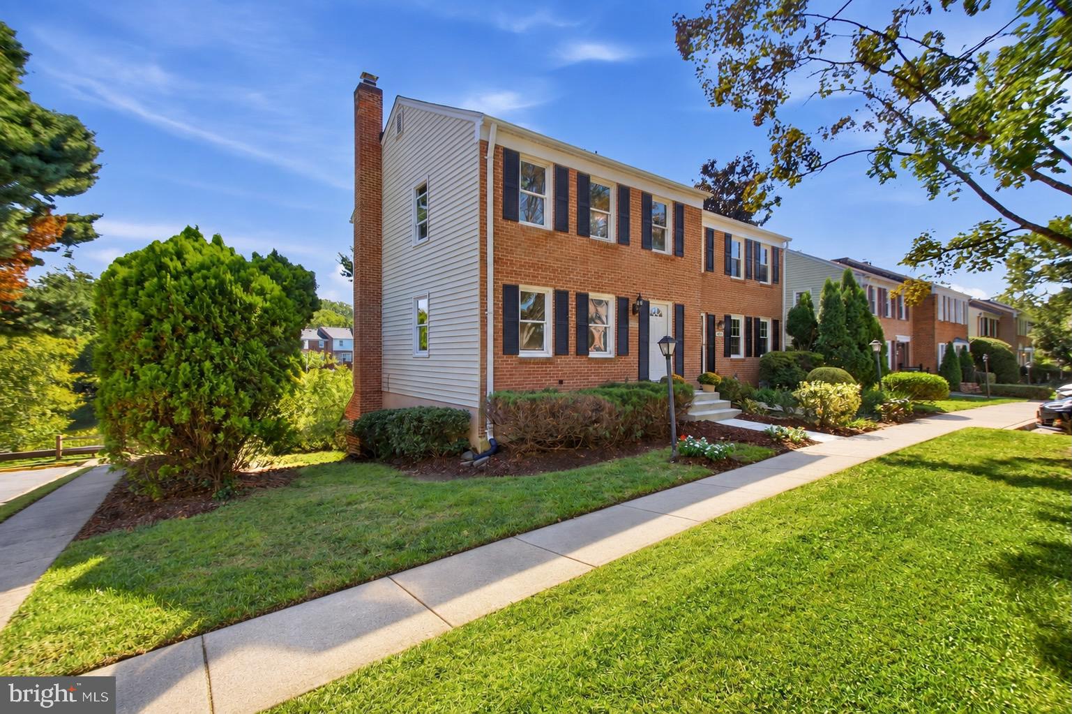 9424 GOSHEN LANE