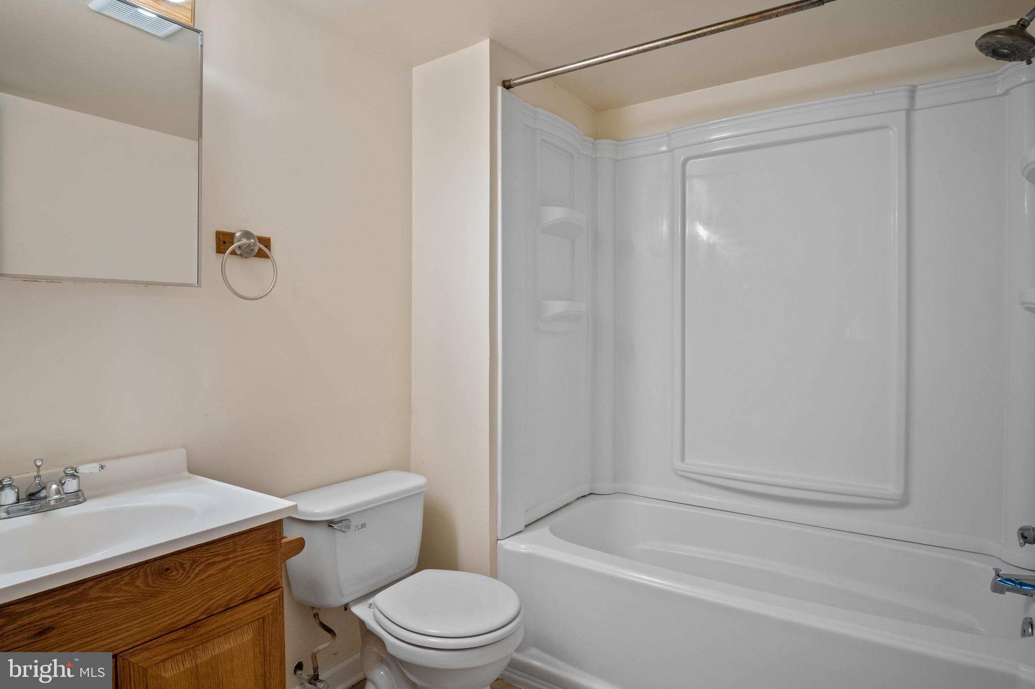 JEFFERSON MEWS - Residential Lease