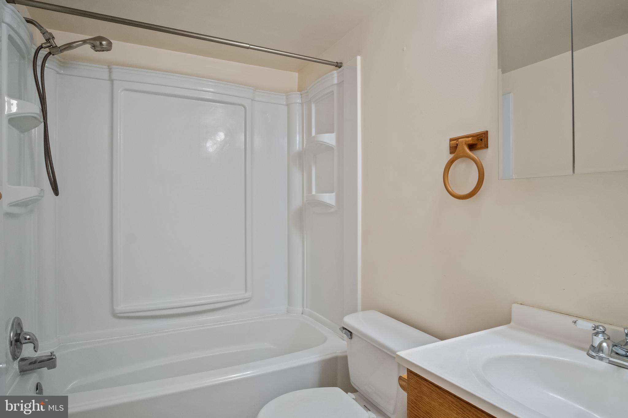 JEFFERSON MEWS - Residential Lease