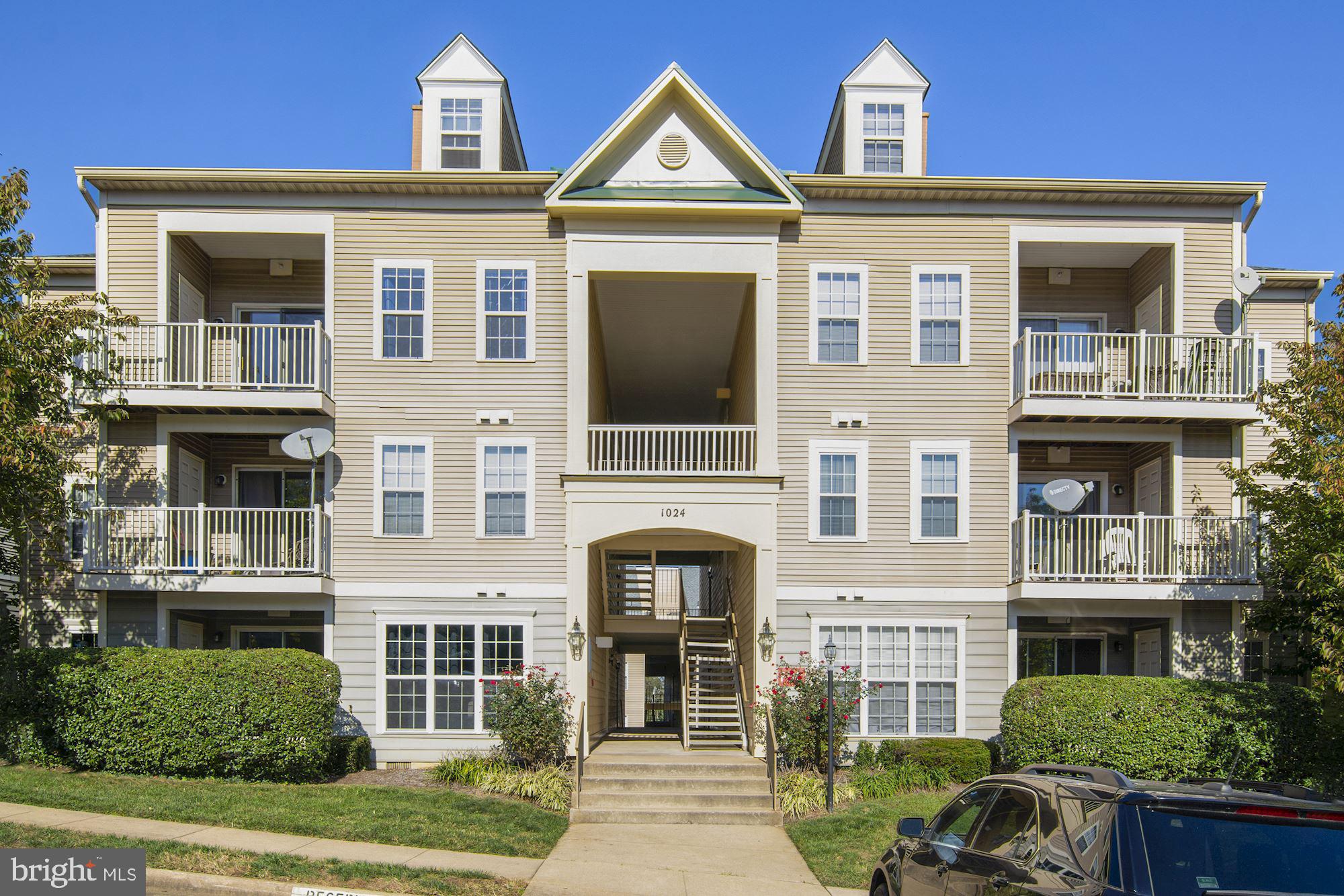 SUMMERHOUSE CONDO - Residential