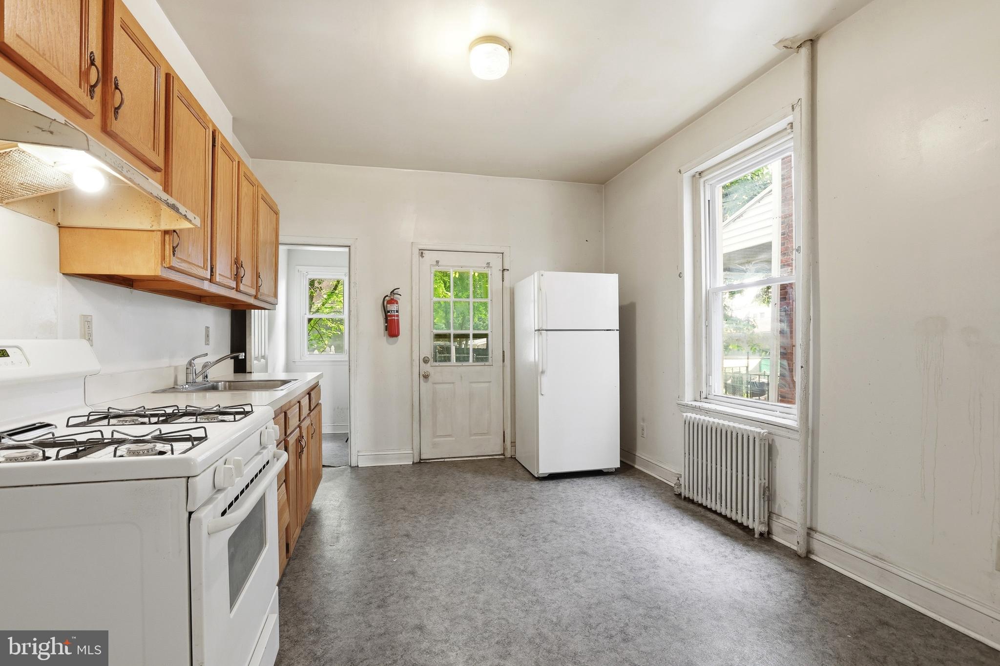 NORRISTOWN - Residential