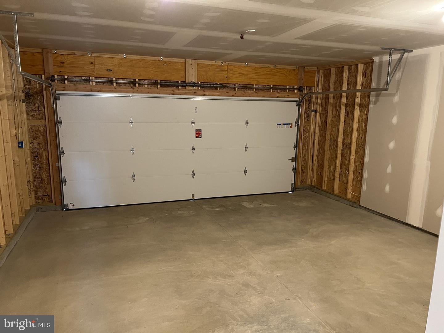 DEERFIELD - Residential Lease