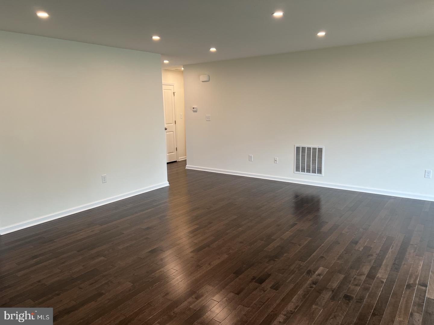 DEERFIELD - Residential Lease