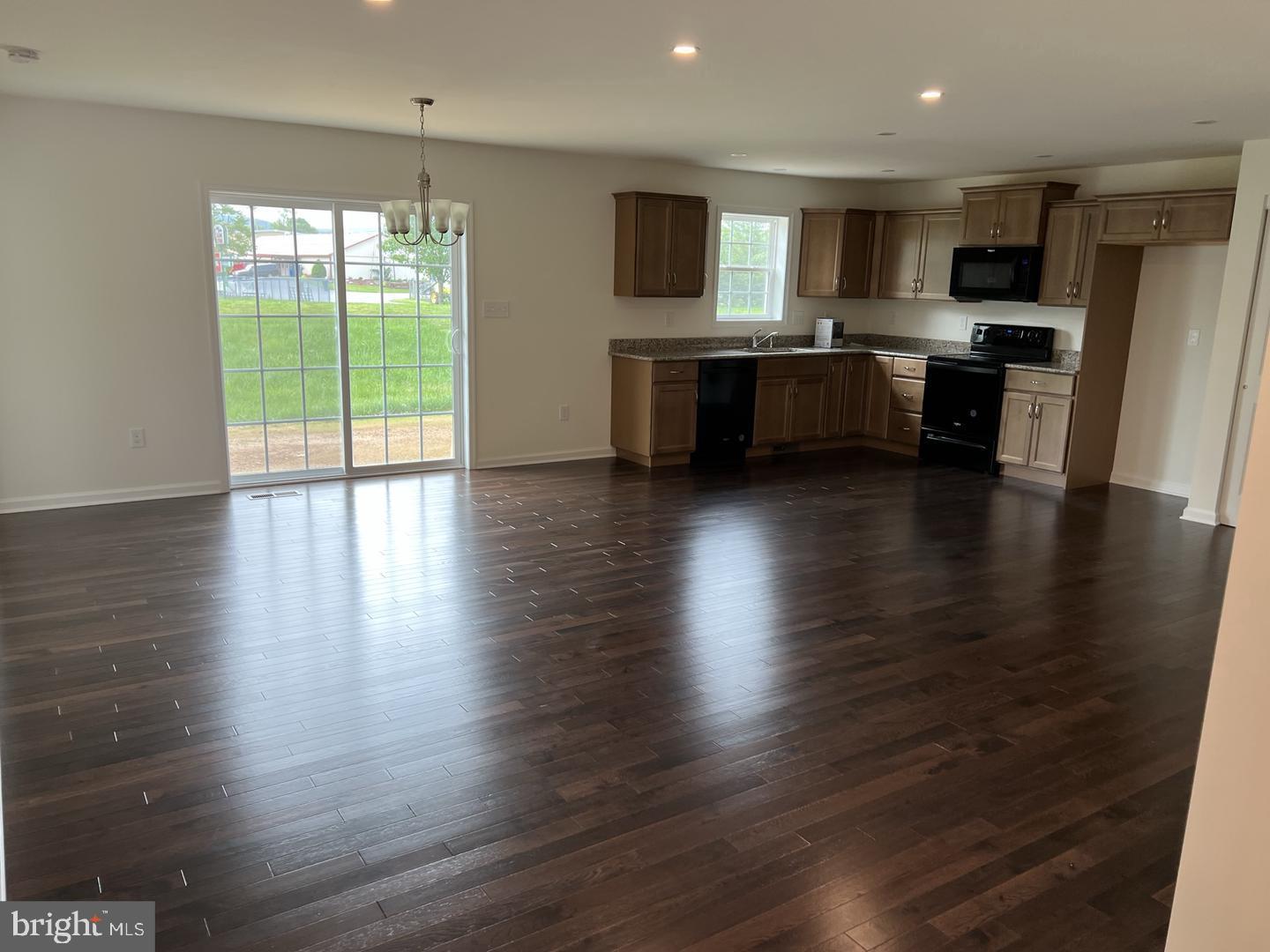 DEERFIELD - Residential Lease