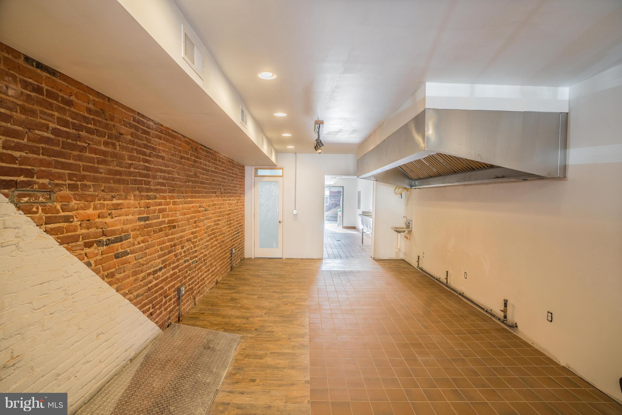 HIGHLANDTOWN - Residential Lease