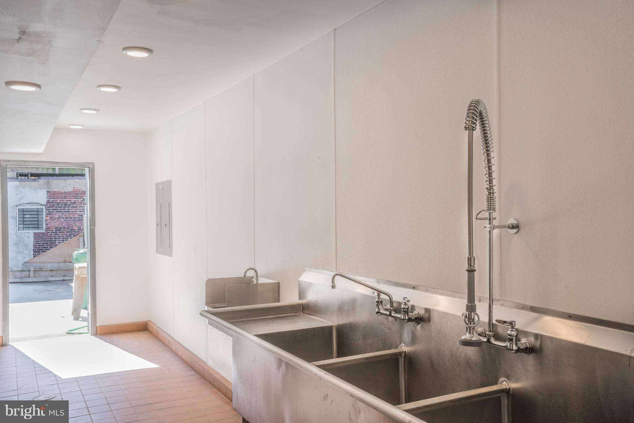 HIGHLANDTOWN - Residential Lease