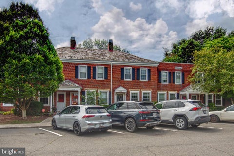Townhouse For Rent - 2906 S Buchanan Street<br/> Arlington County, ARLINGTON, VA 22206