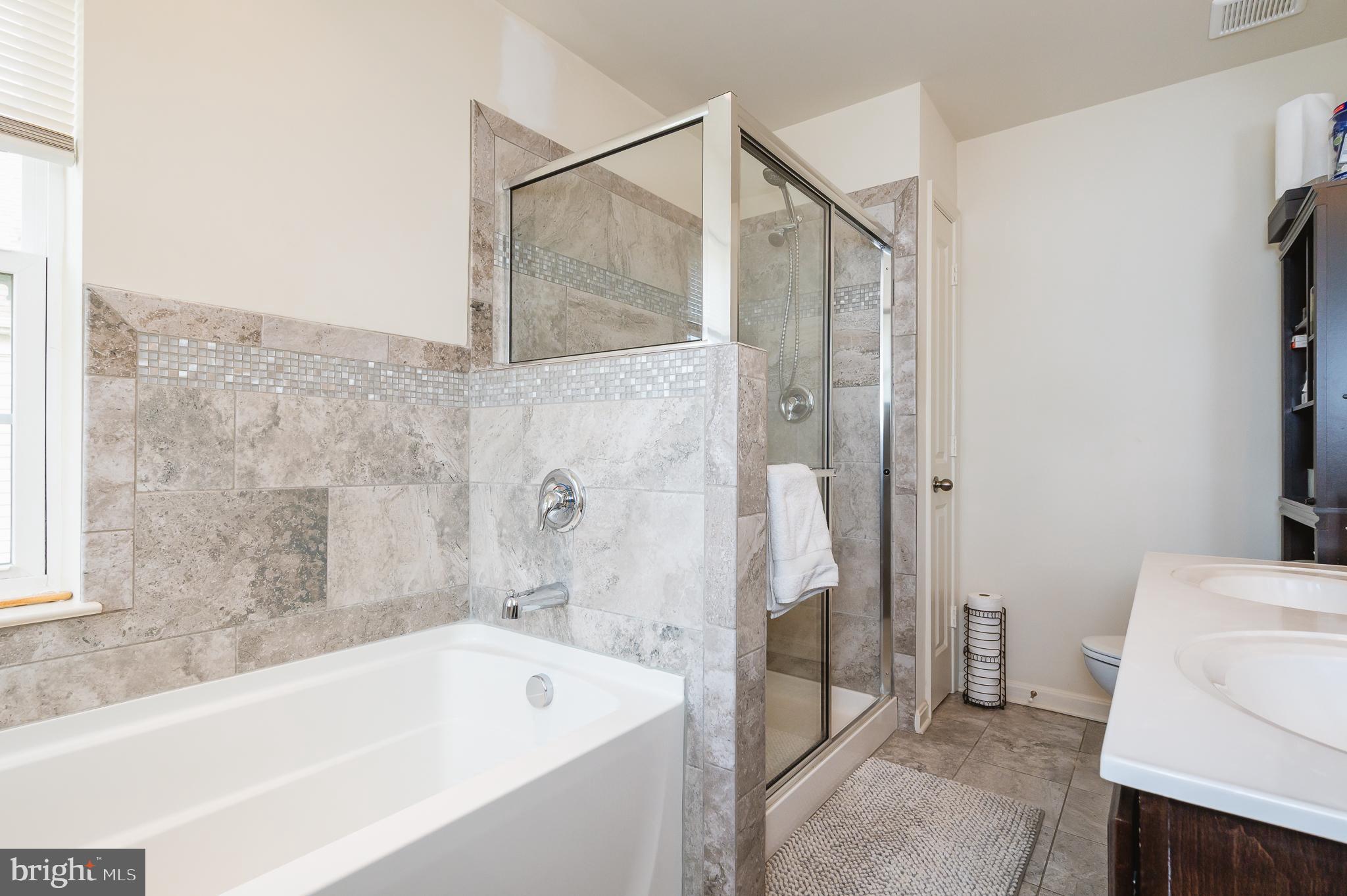 RENAISSANCE SQUARE - Residential