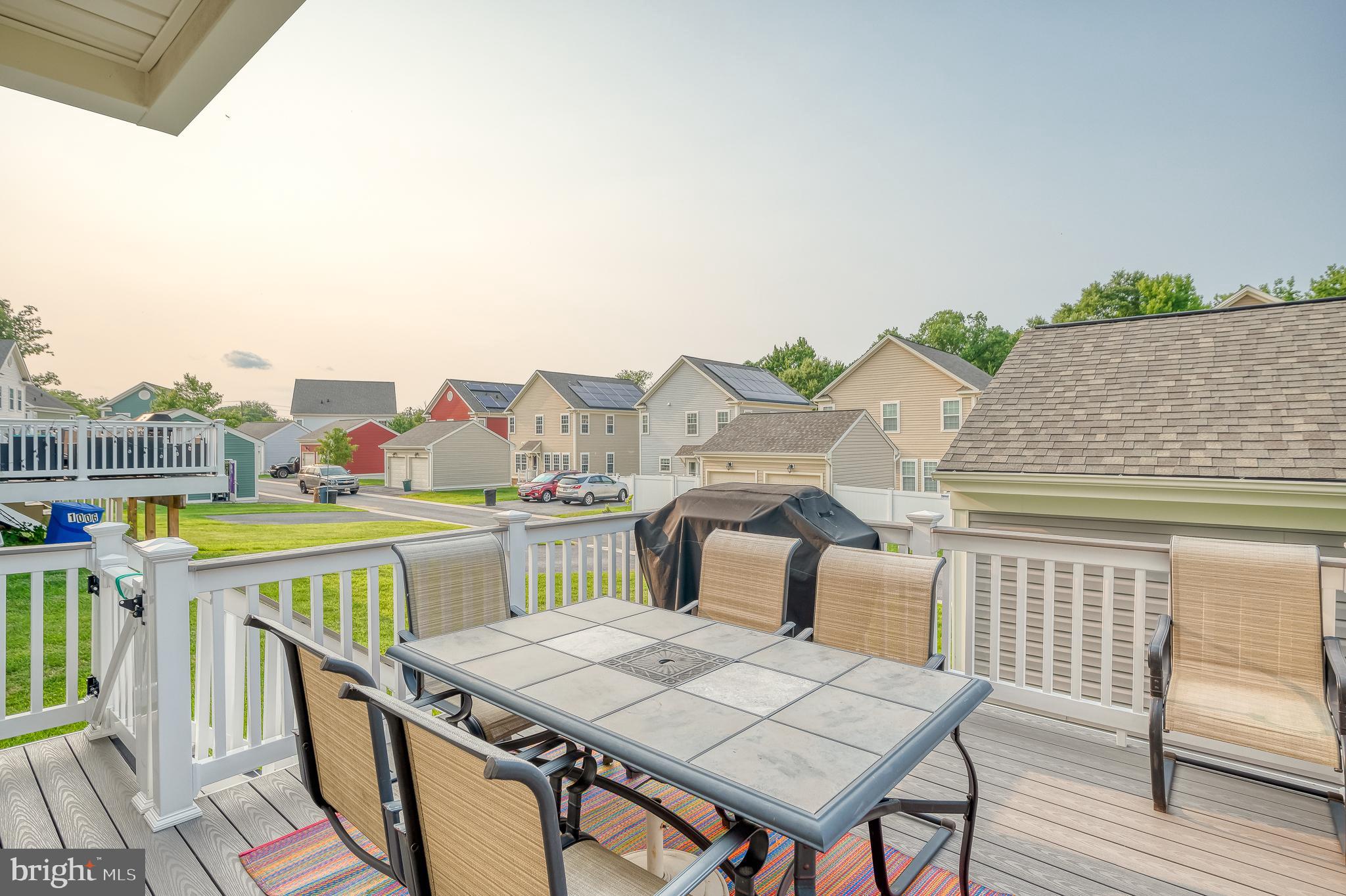 RENAISSANCE SQUARE - Residential