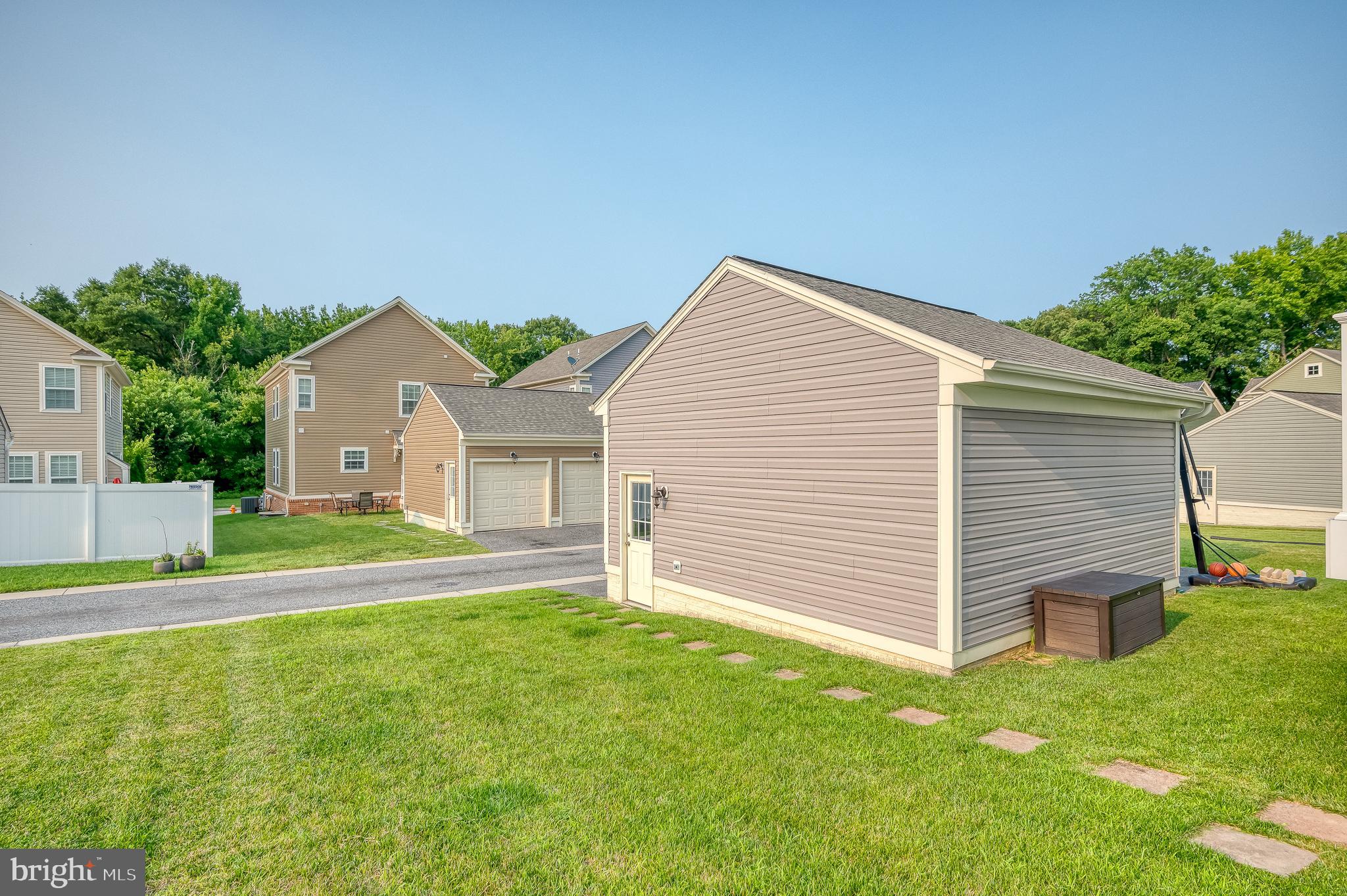 RENAISSANCE SQUARE - Residential