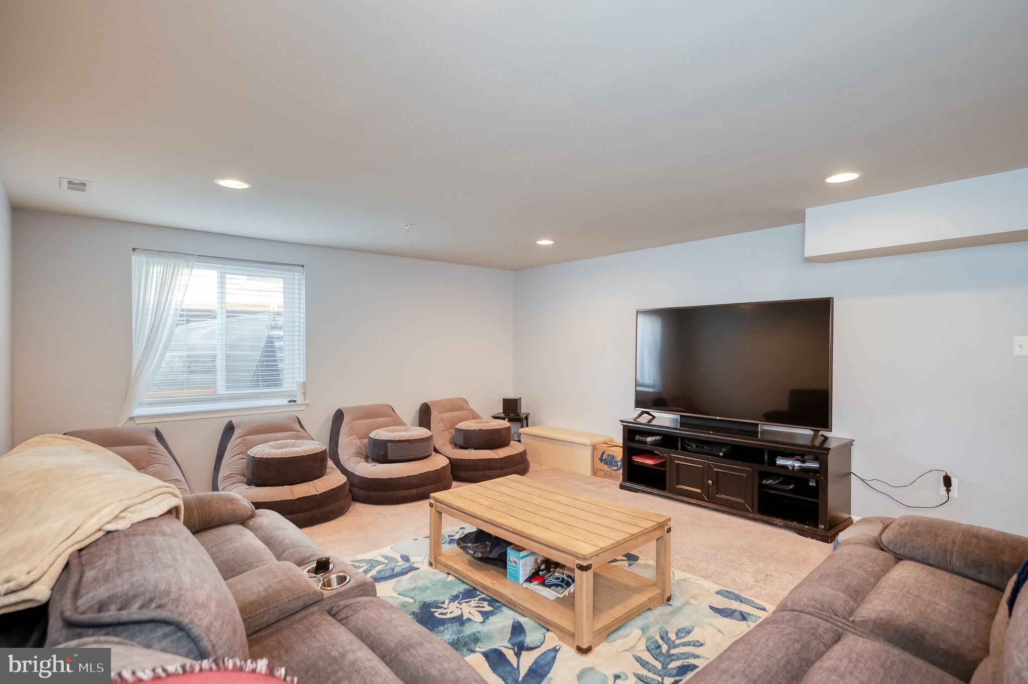 RENAISSANCE SQUARE - Residential