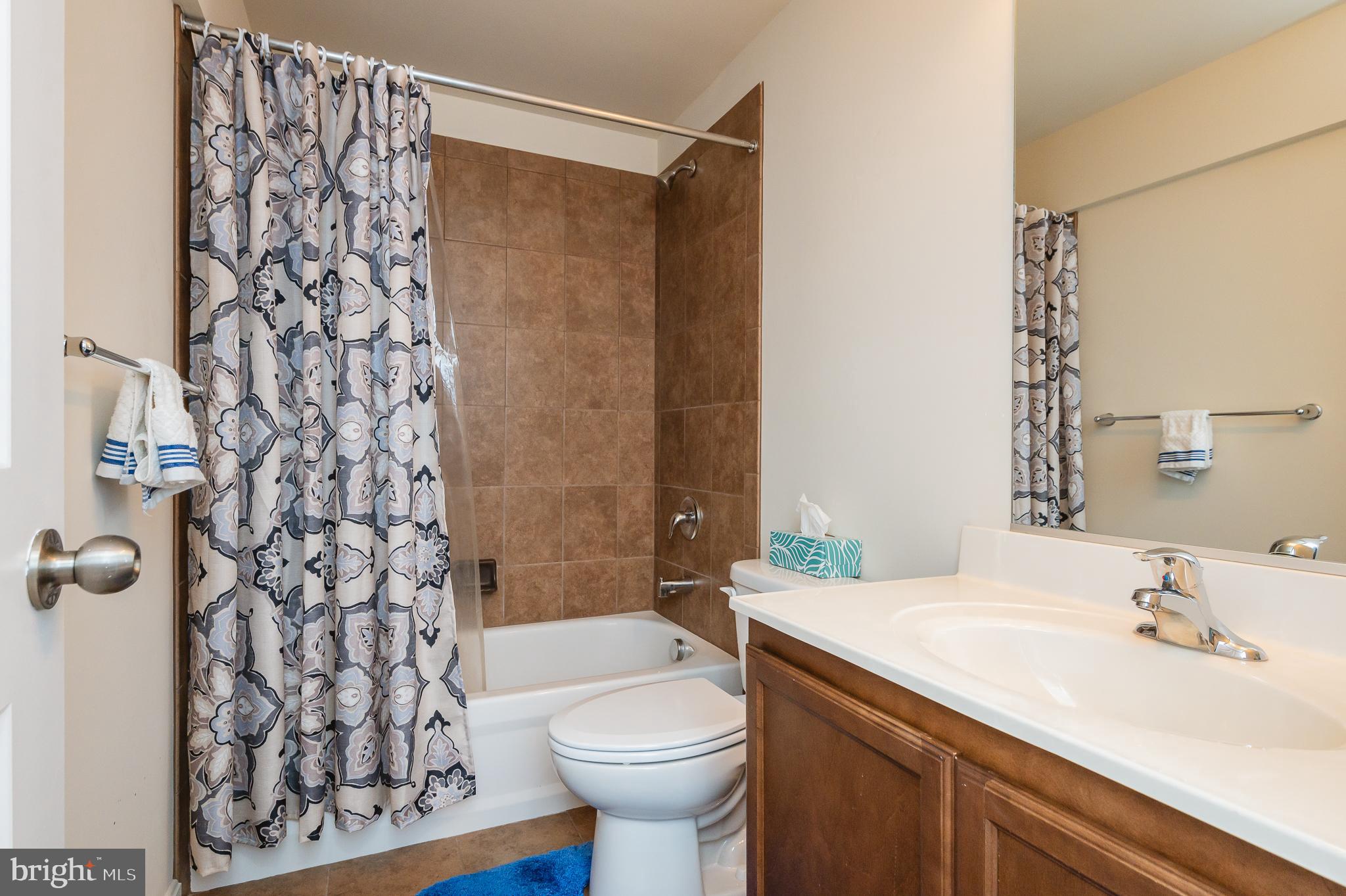 RENAISSANCE SQUARE - Residential