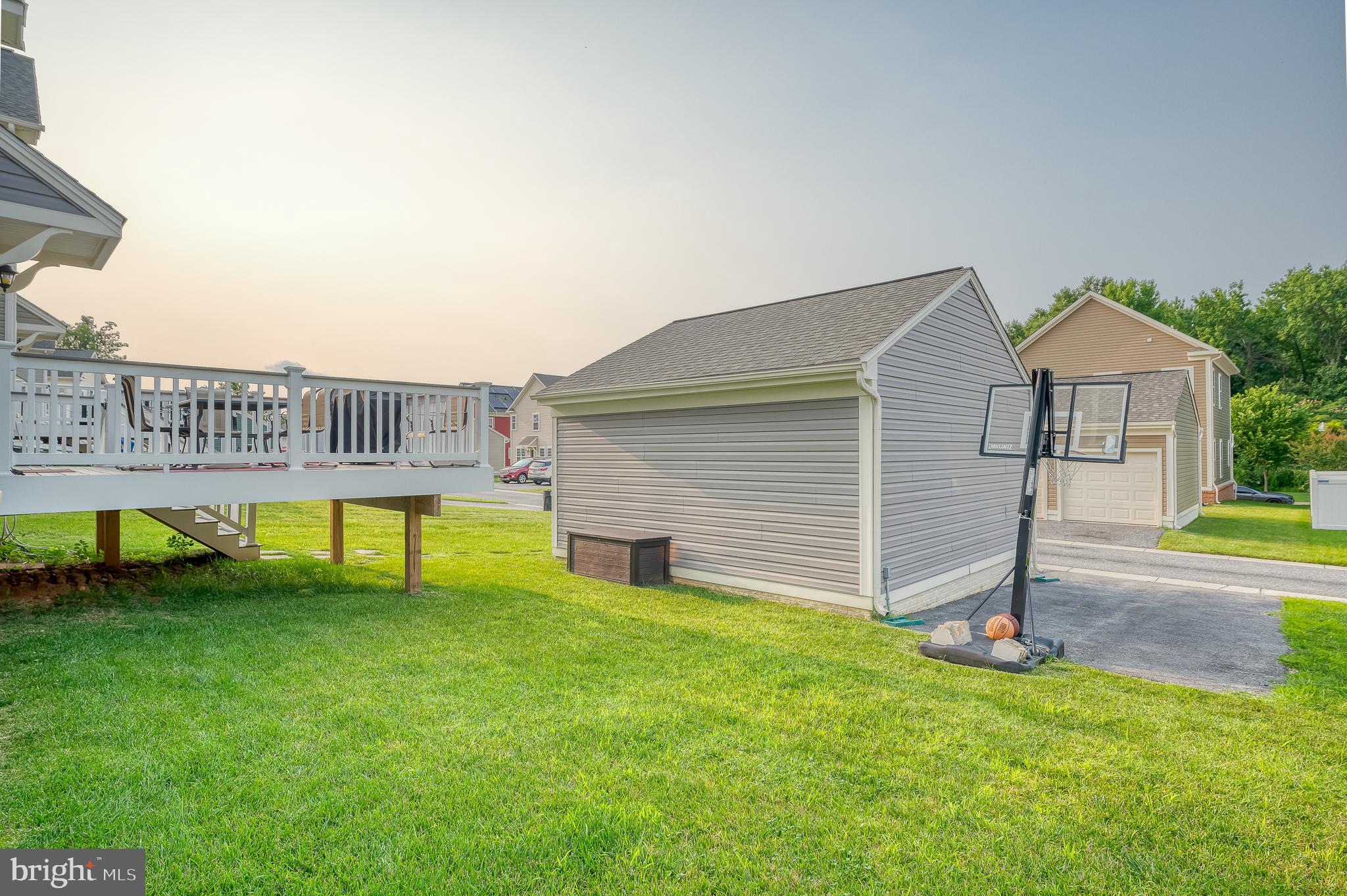 RENAISSANCE SQUARE - Residential