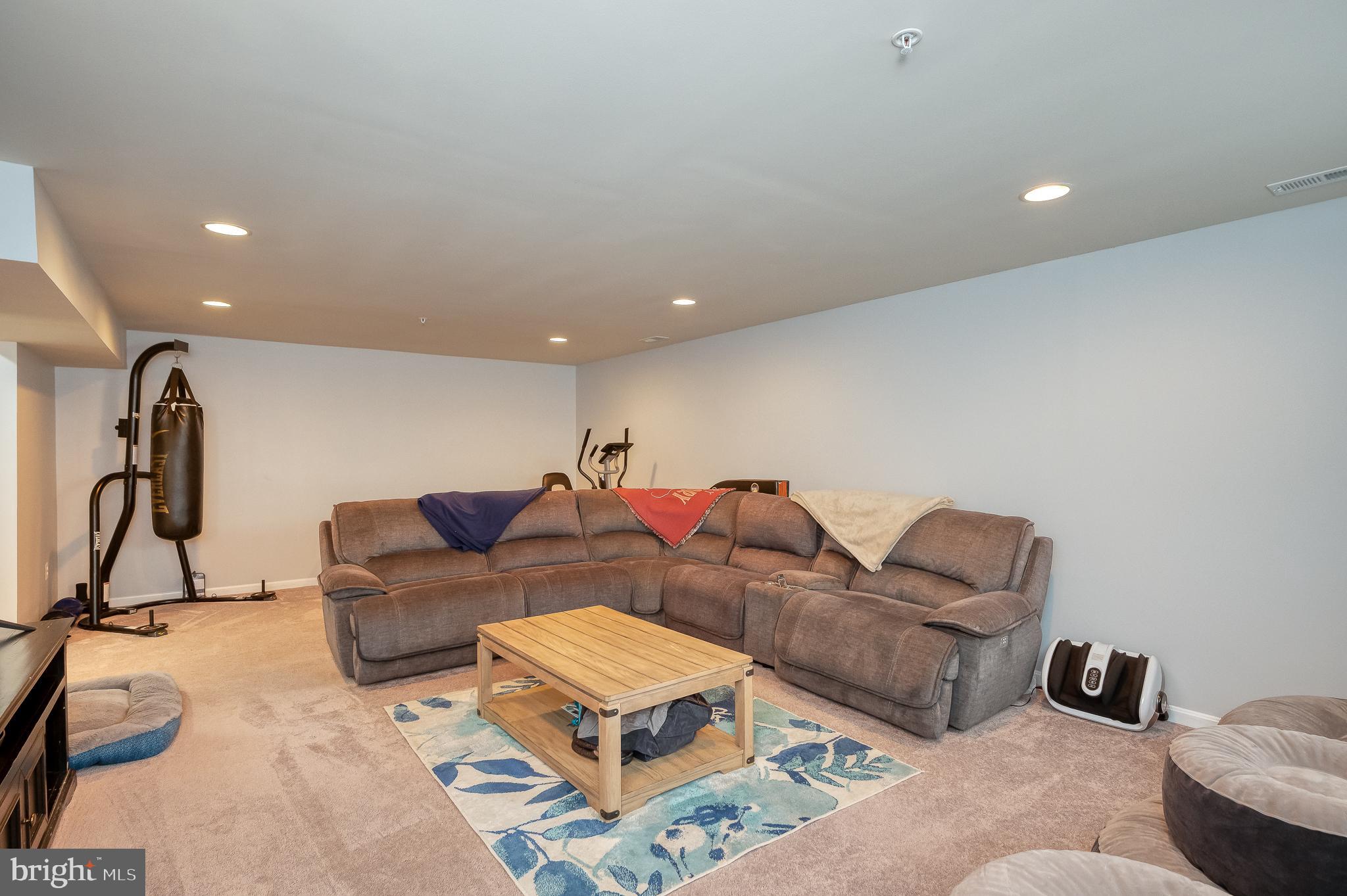 RENAISSANCE SQUARE - Residential