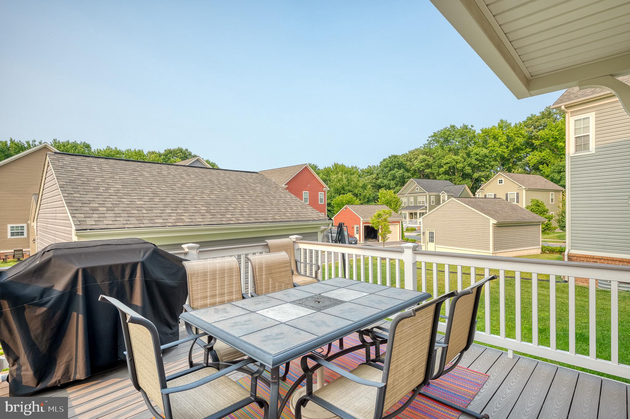 RENAISSANCE SQUARE - Residential