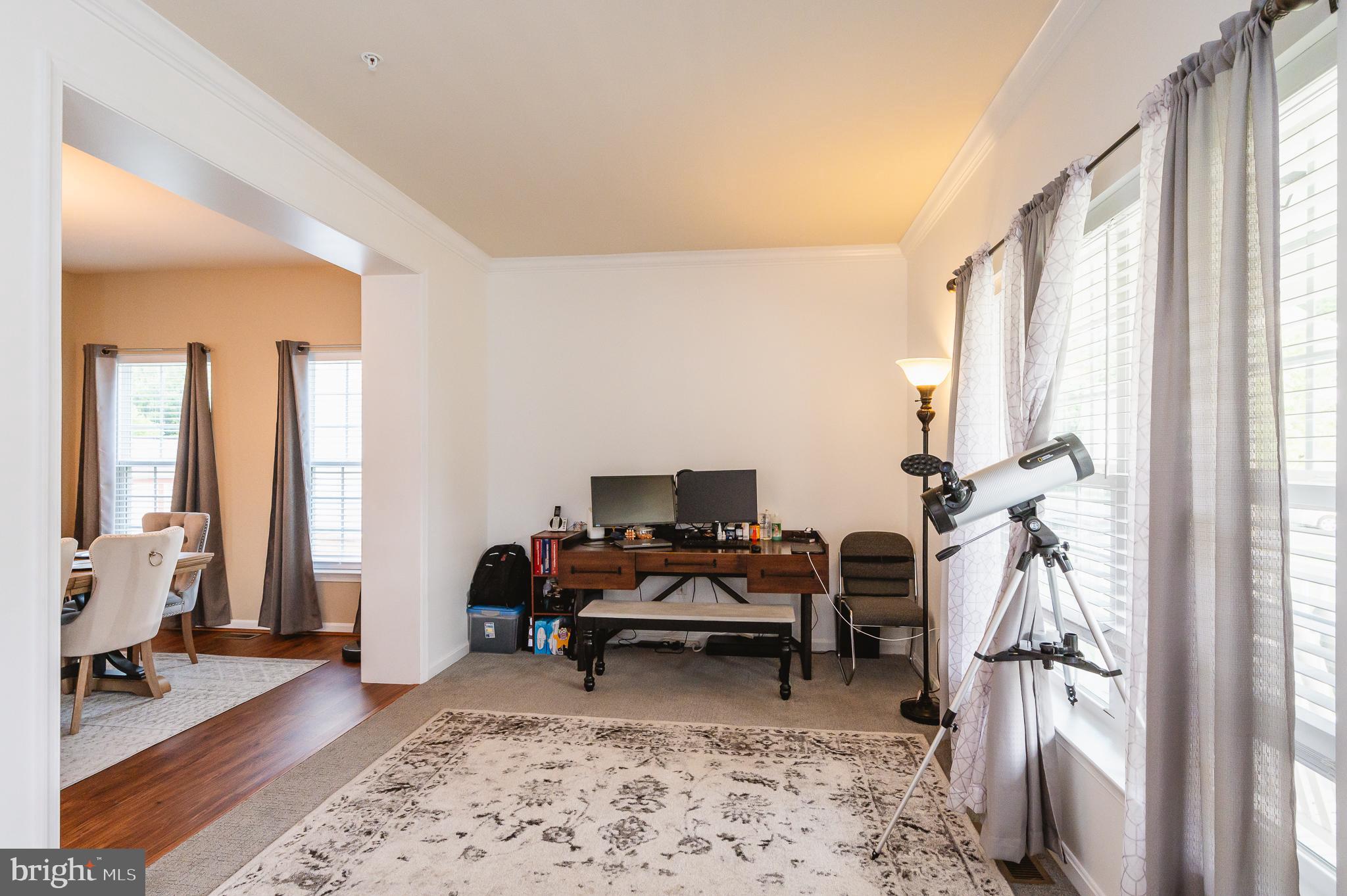 RENAISSANCE SQUARE - Residential