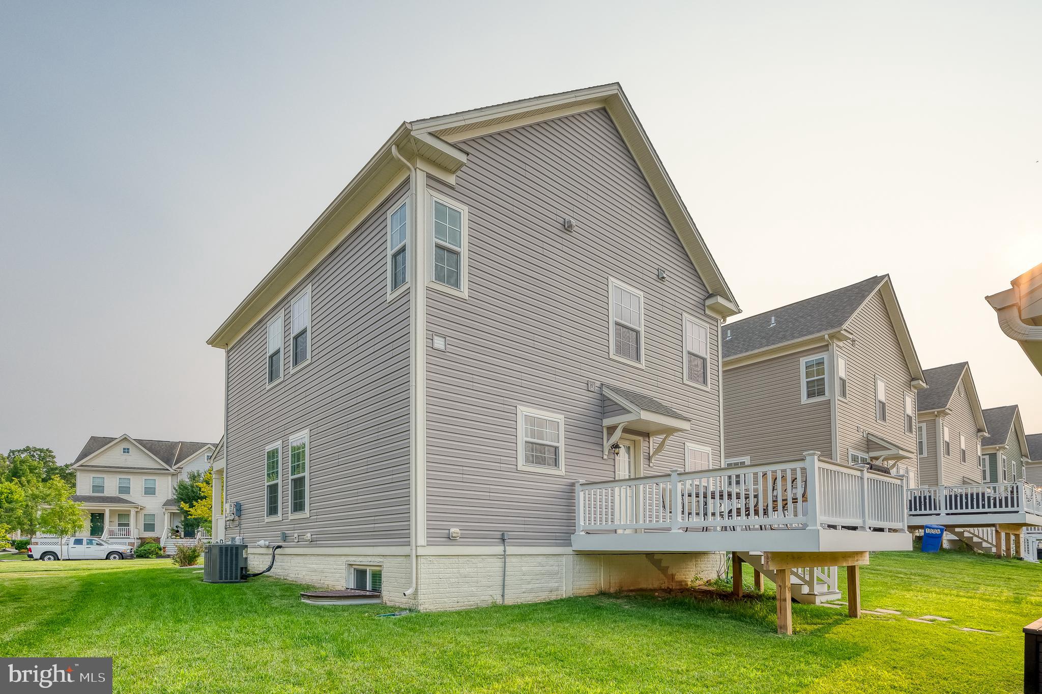 RENAISSANCE SQUARE - Residential