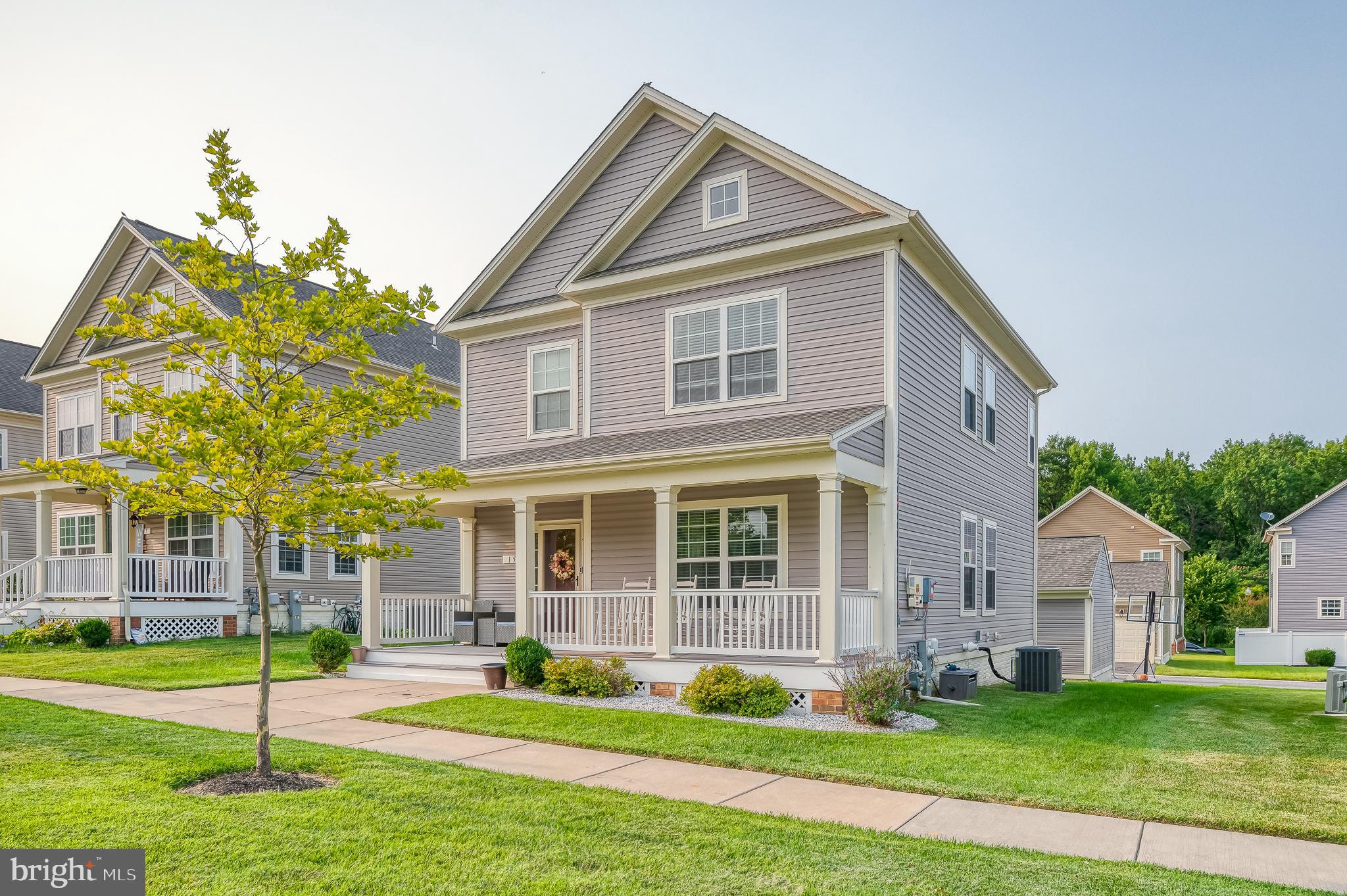 RENAISSANCE SQUARE - Residential