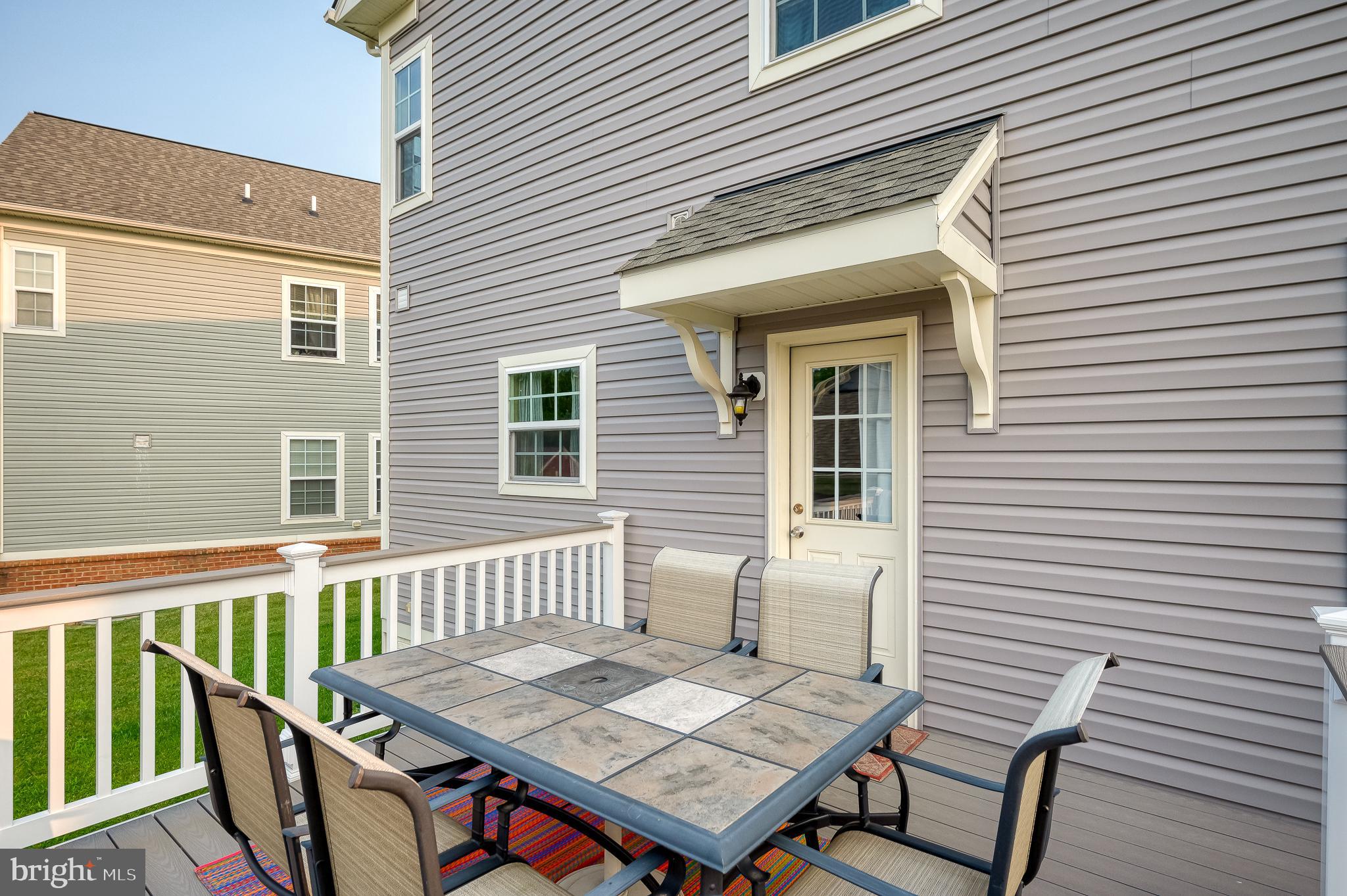 RENAISSANCE SQUARE - Residential