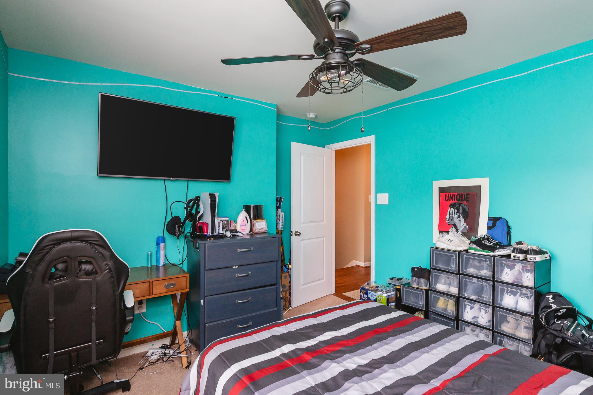 RENAISSANCE SQUARE - Residential