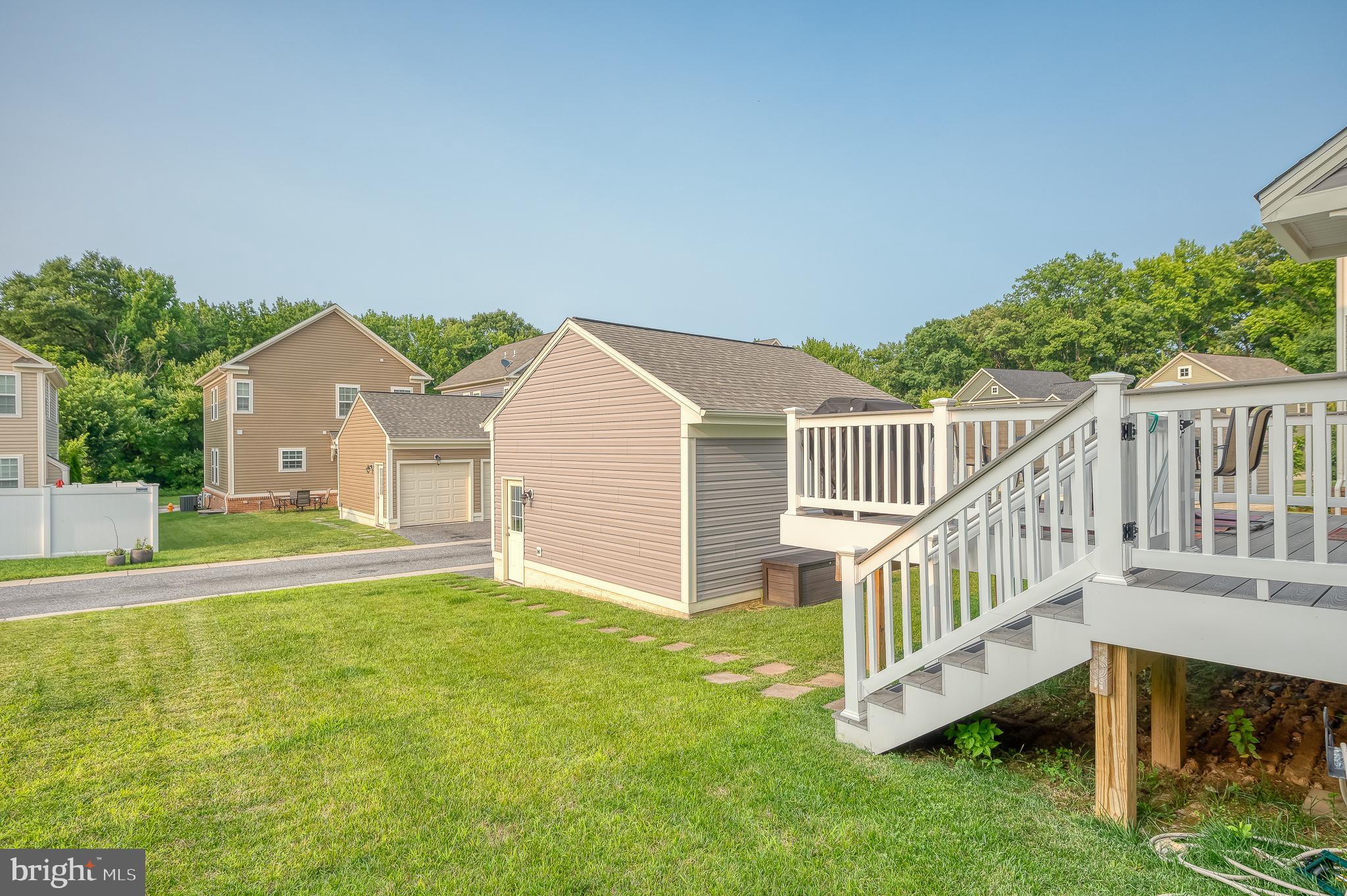 RENAISSANCE SQUARE - Residential