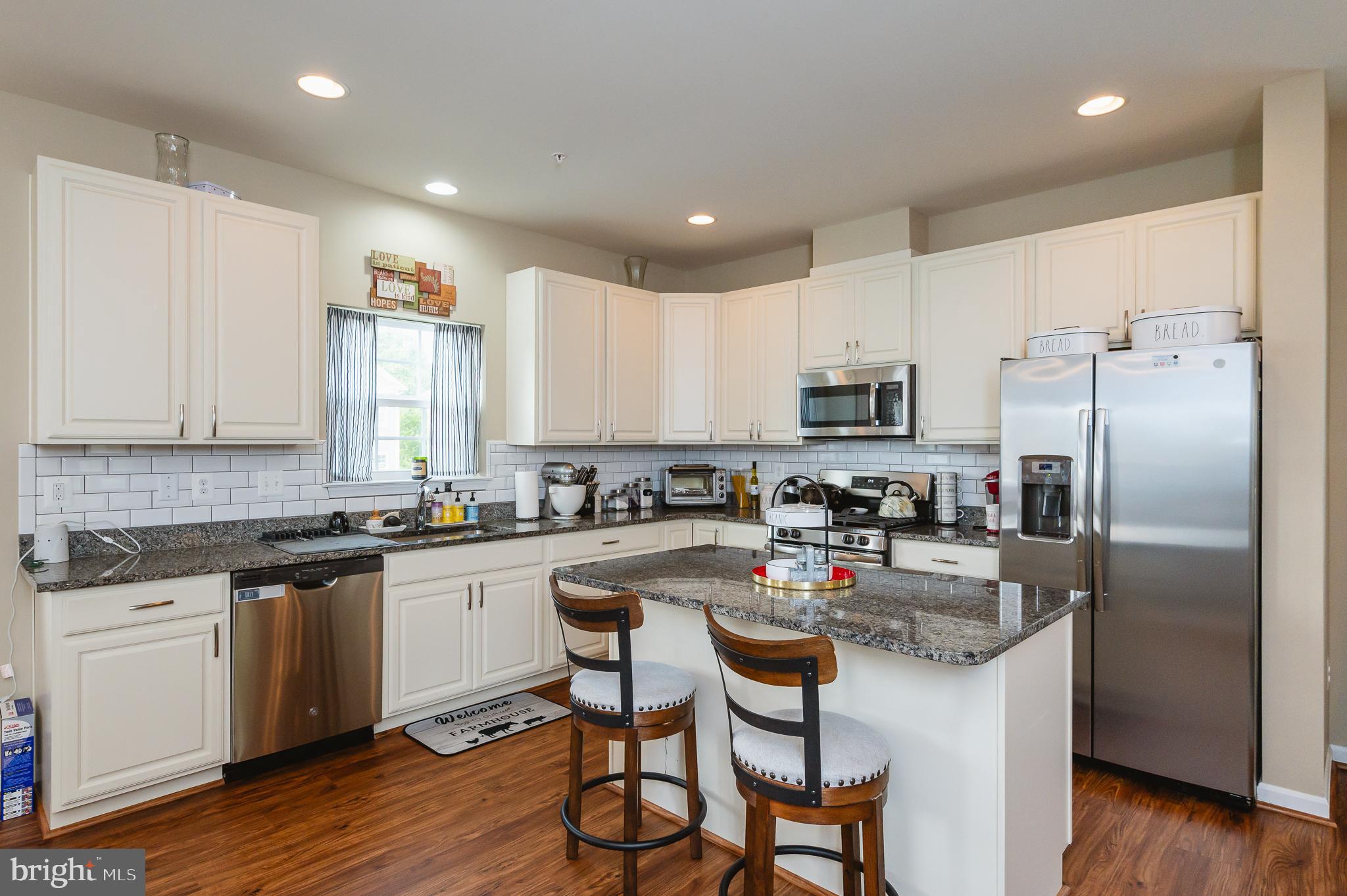 RENAISSANCE SQUARE - Residential