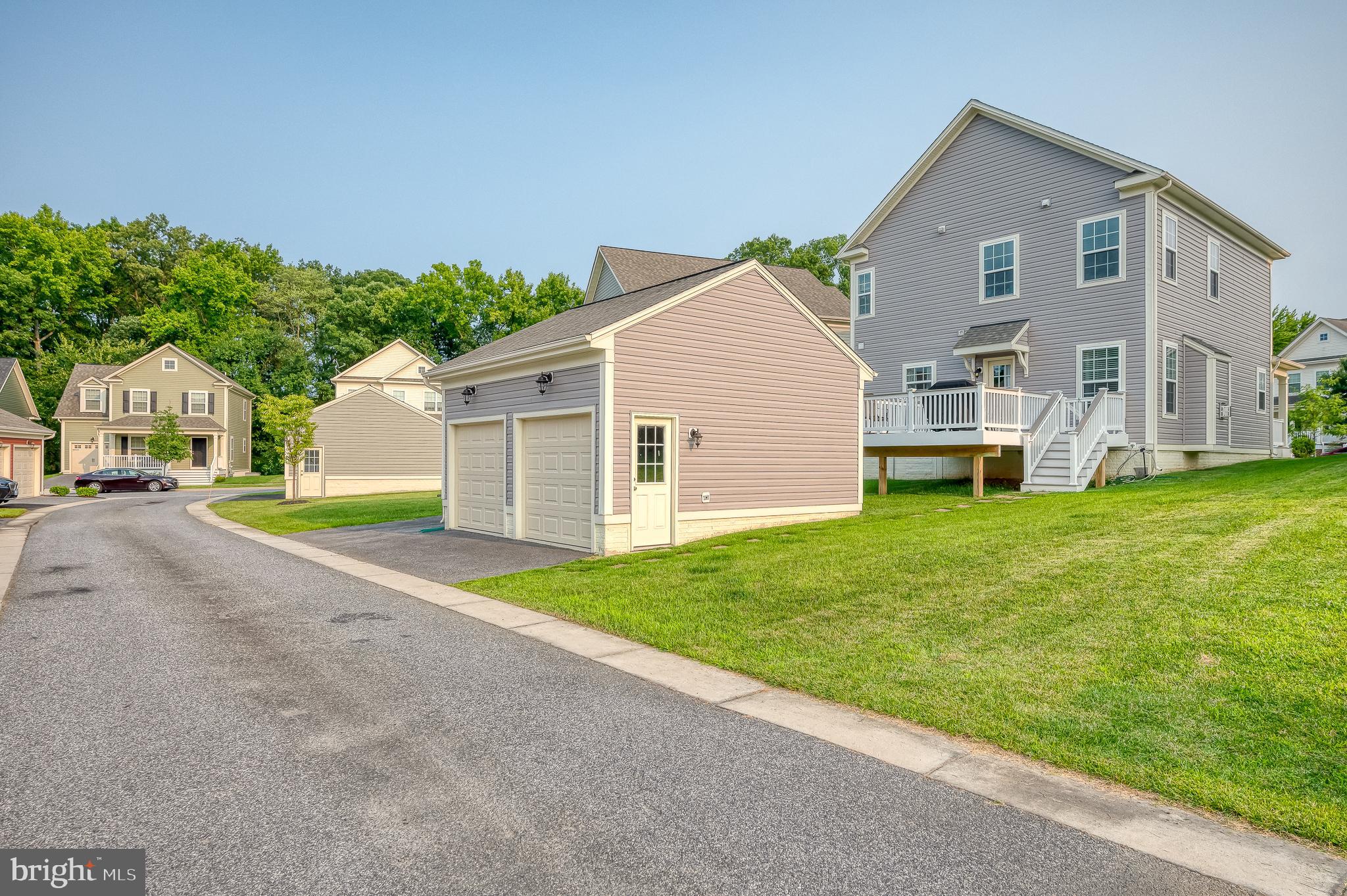 RENAISSANCE SQUARE - Residential