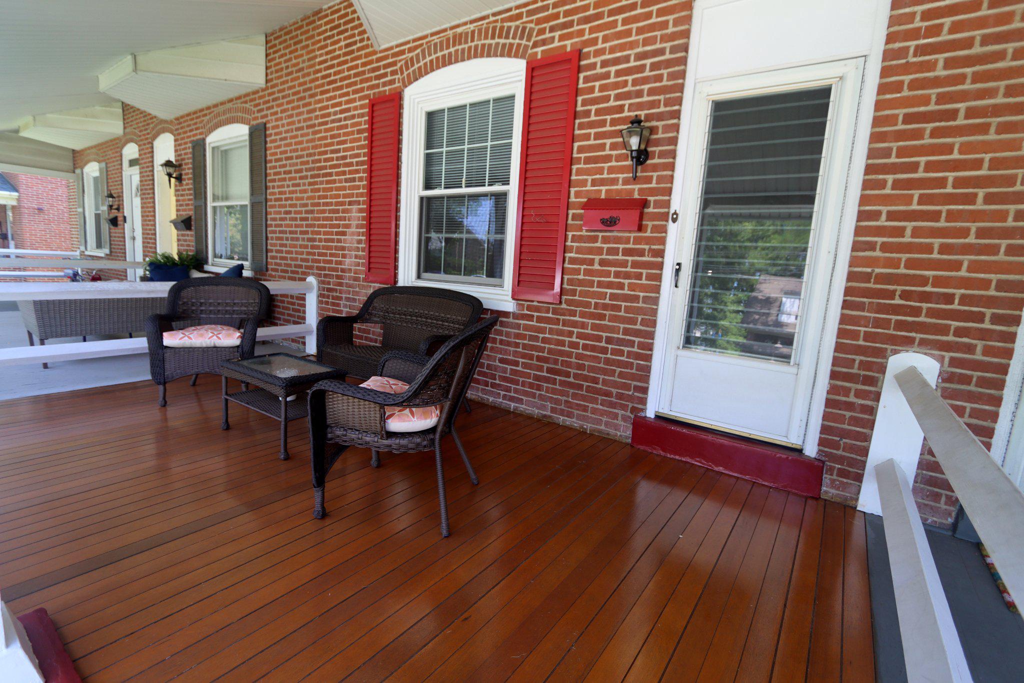 64 W LINCOLN AVENUE