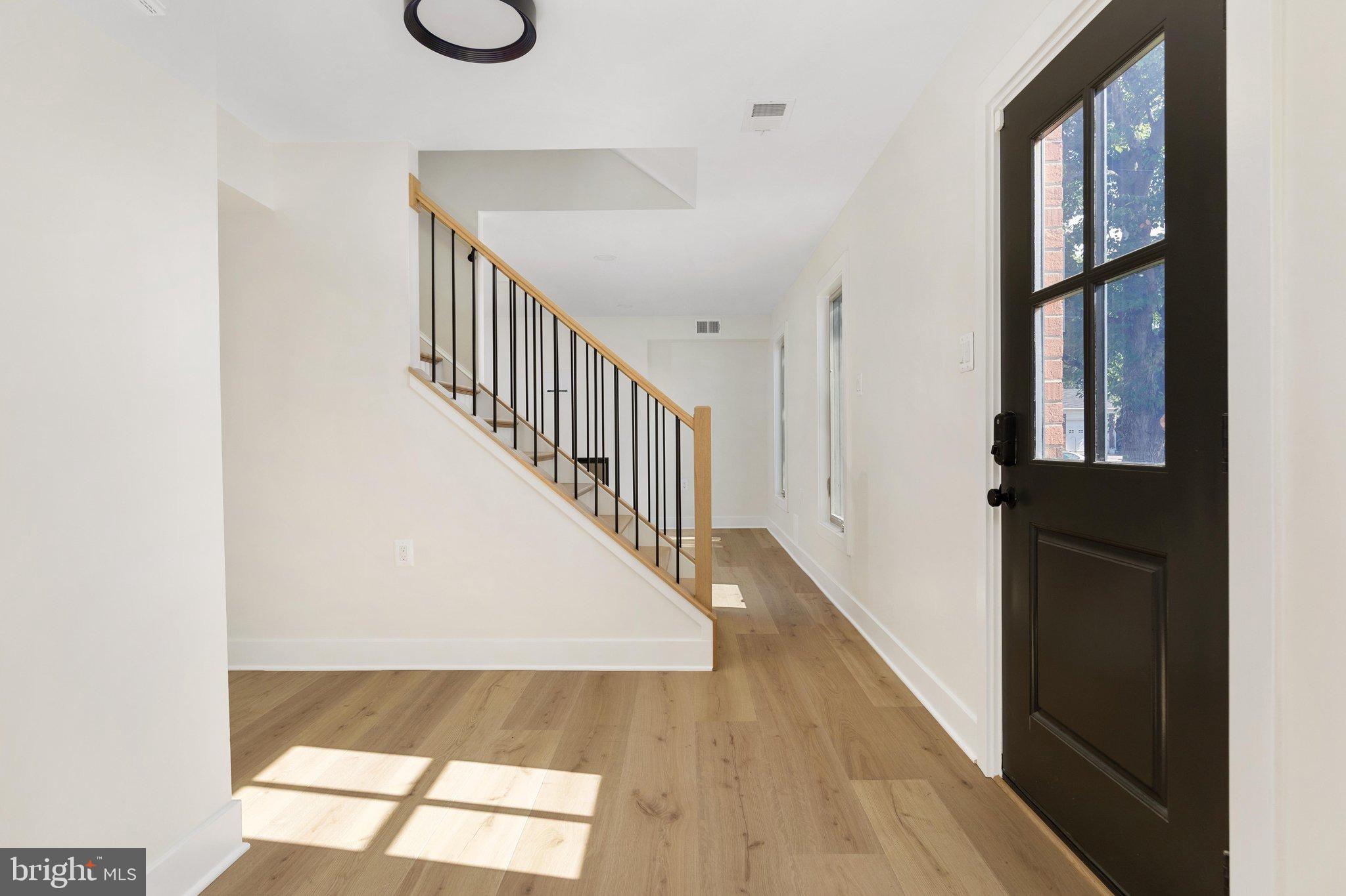 401 CRESTWOOD SW