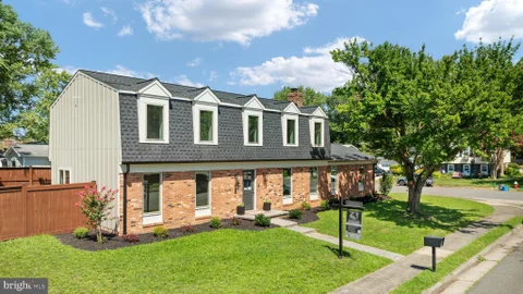 401 Crestwood St SW, Leesburg, VA 20175 - #: VALO2131952
