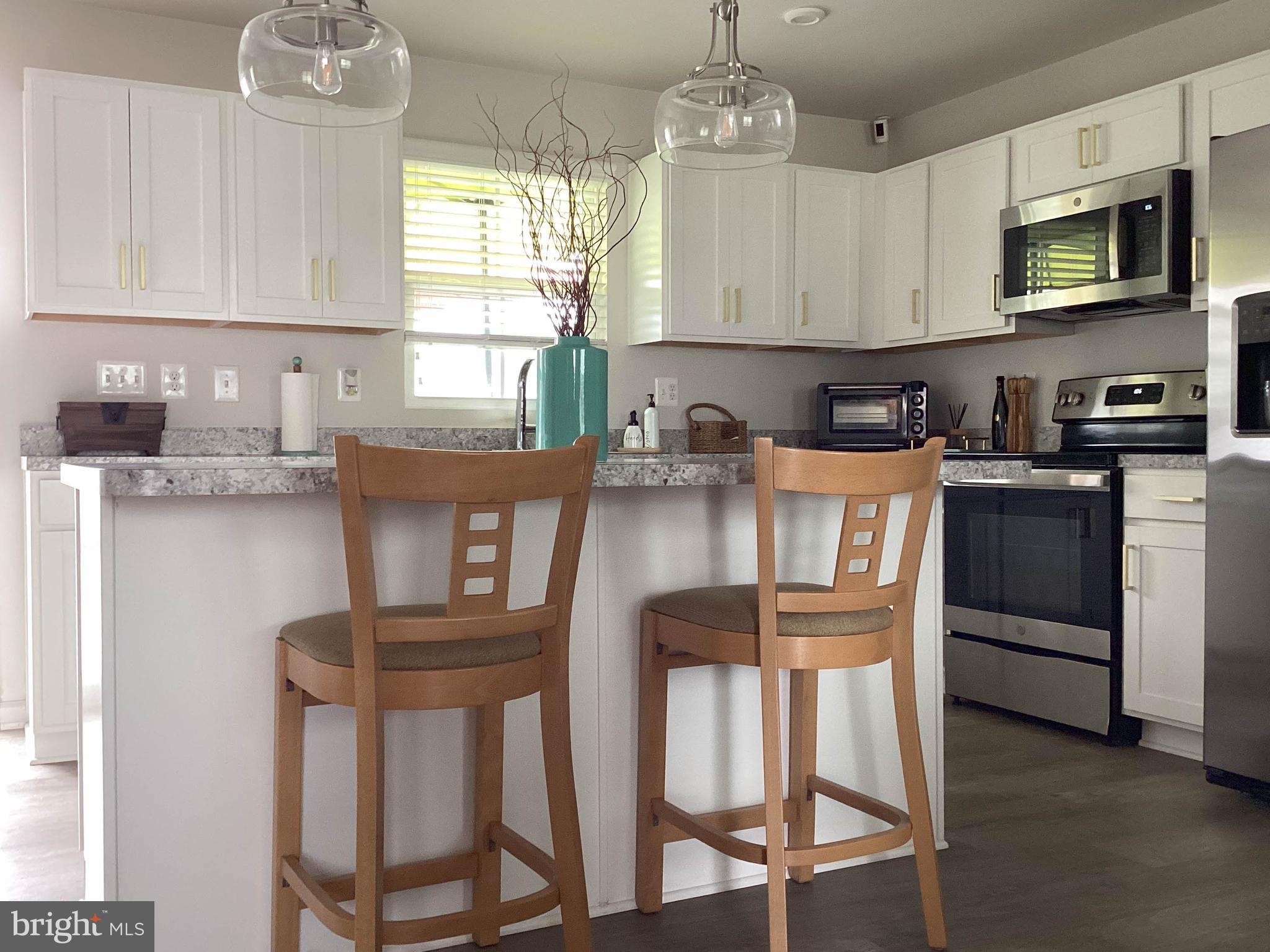 212 BOWLINE DRIVE