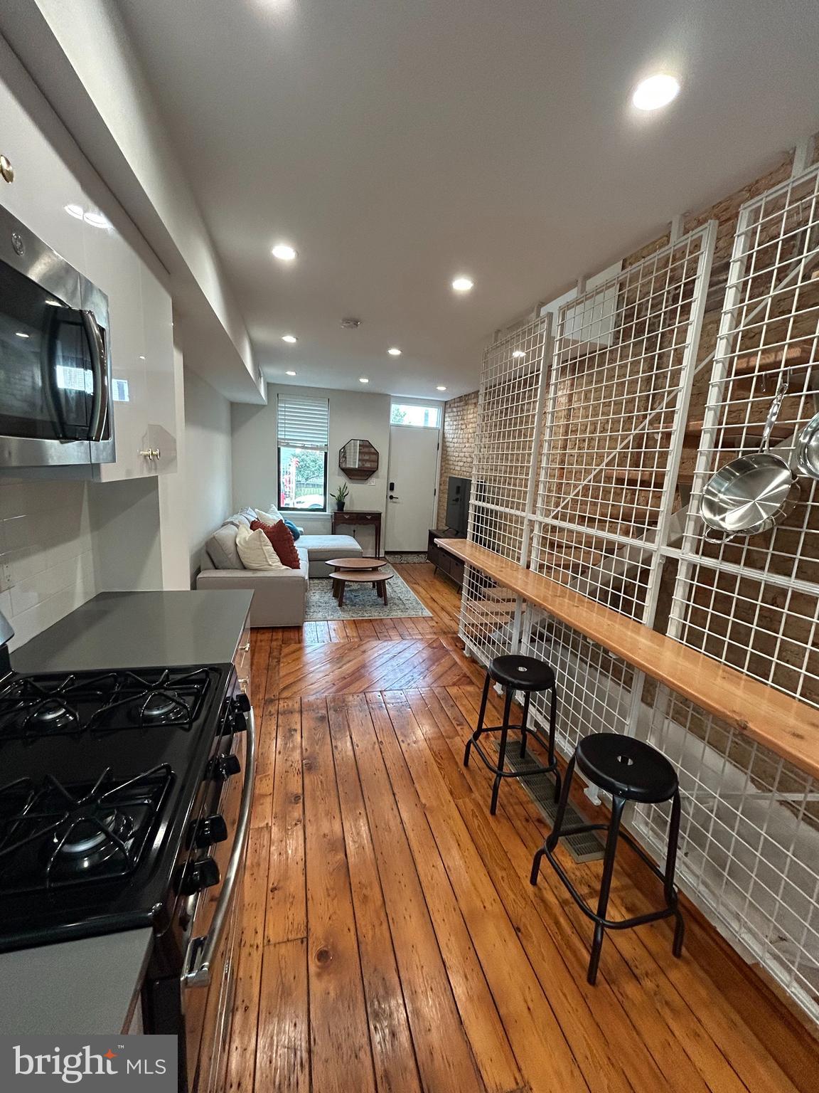 EAST KENSINGTON - Residential Lease