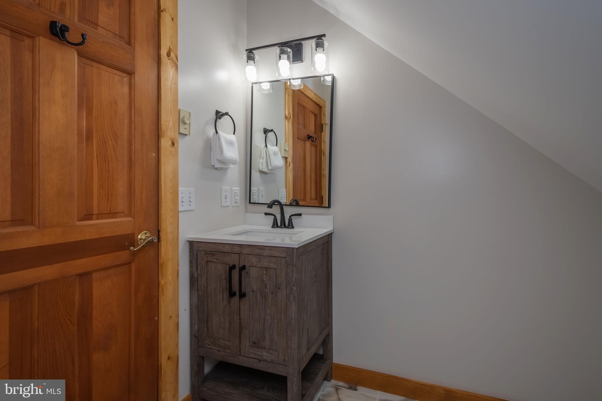 MONTE VISTA SHORES - Residential