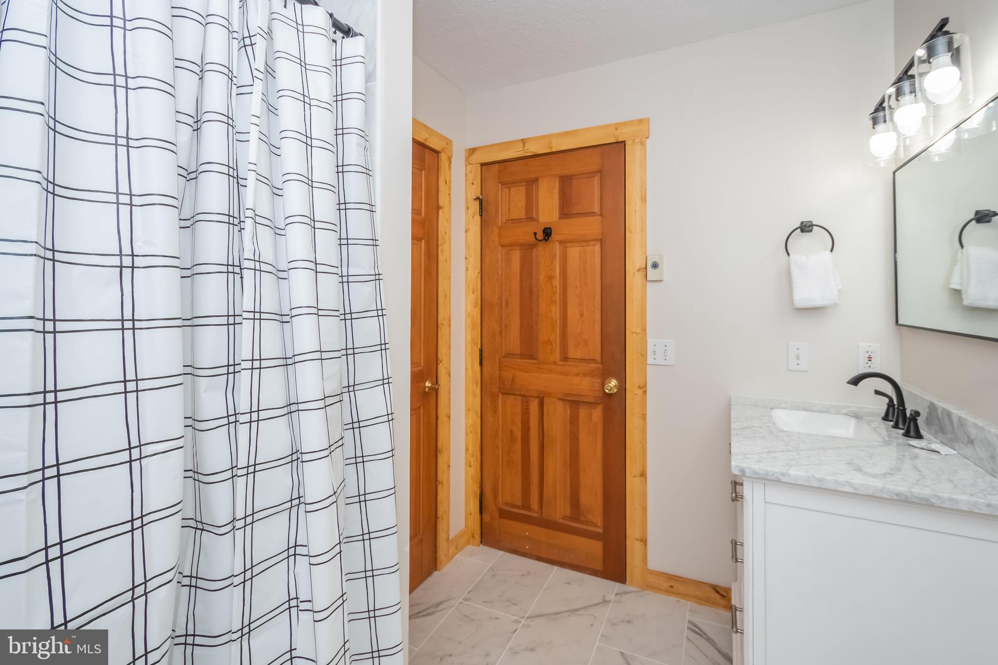 MONTE VISTA SHORES - Residential