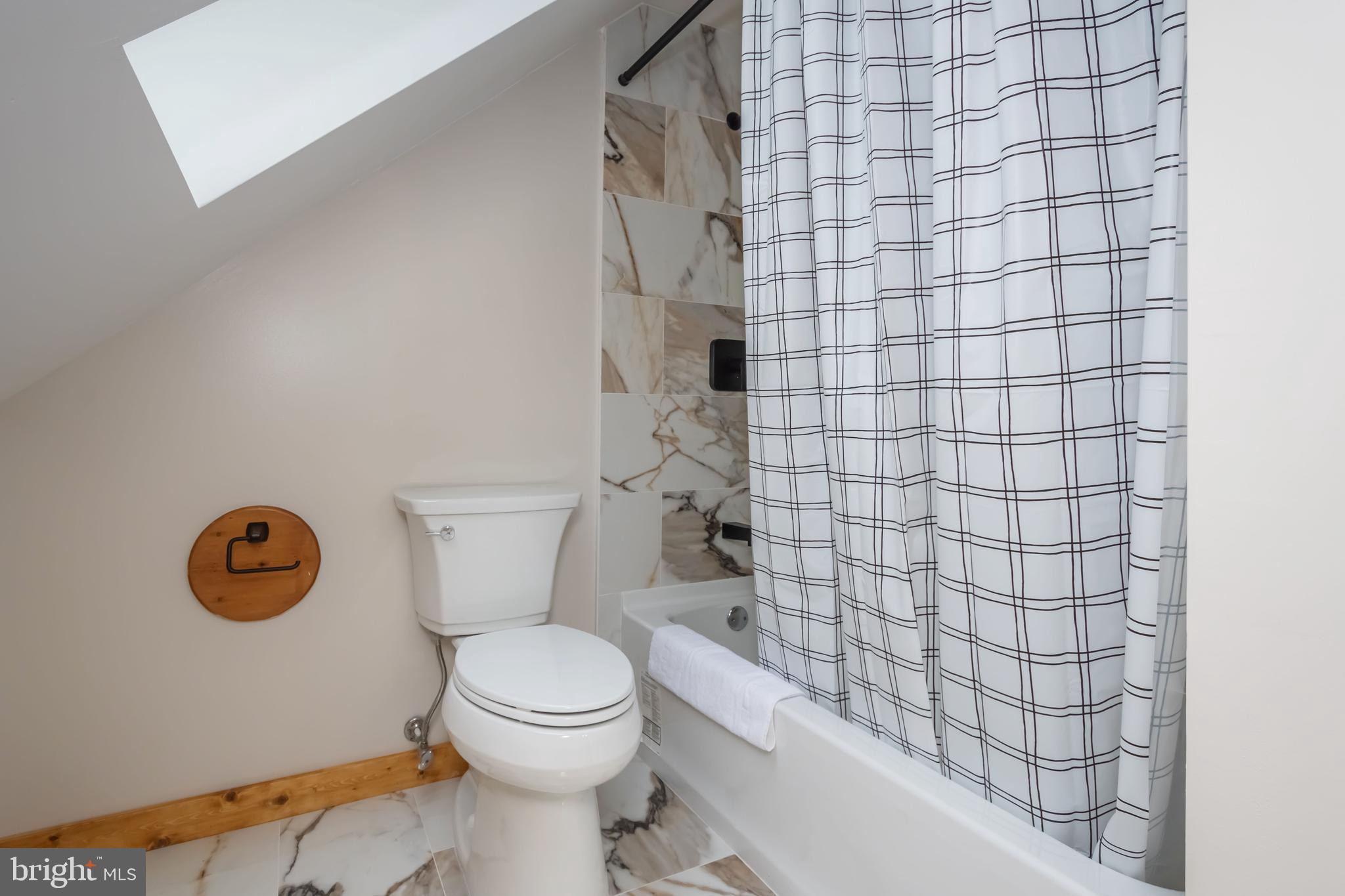 MONTE VISTA SHORES - Residential