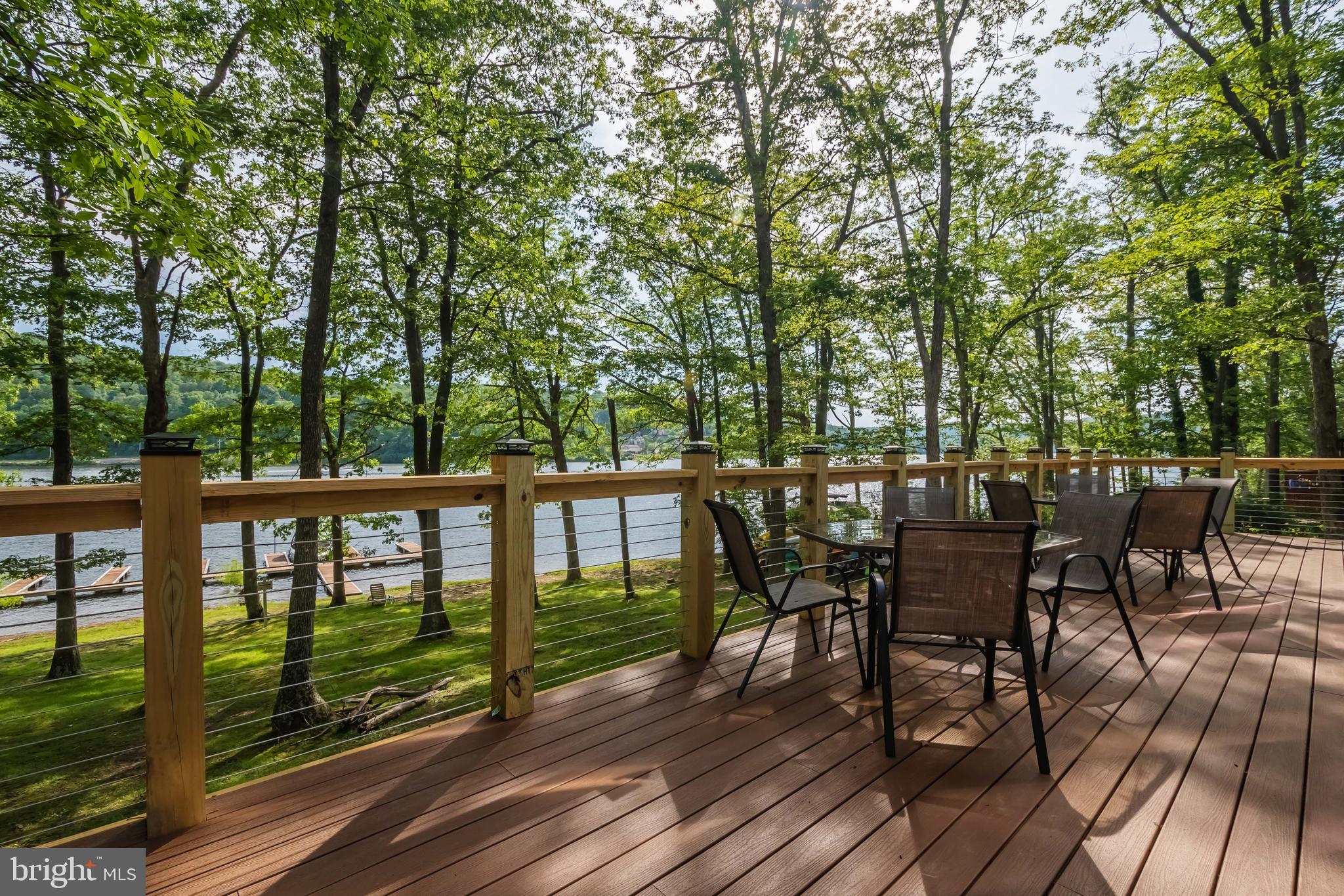 MONTE VISTA SHORES - Residential