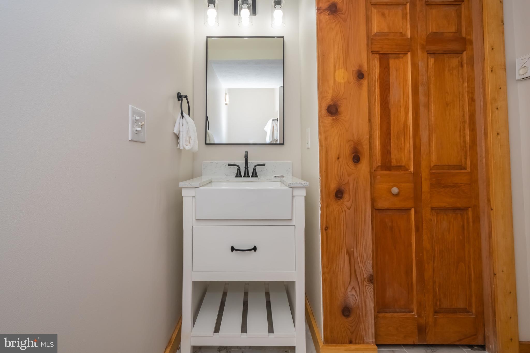 MONTE VISTA SHORES - Residential