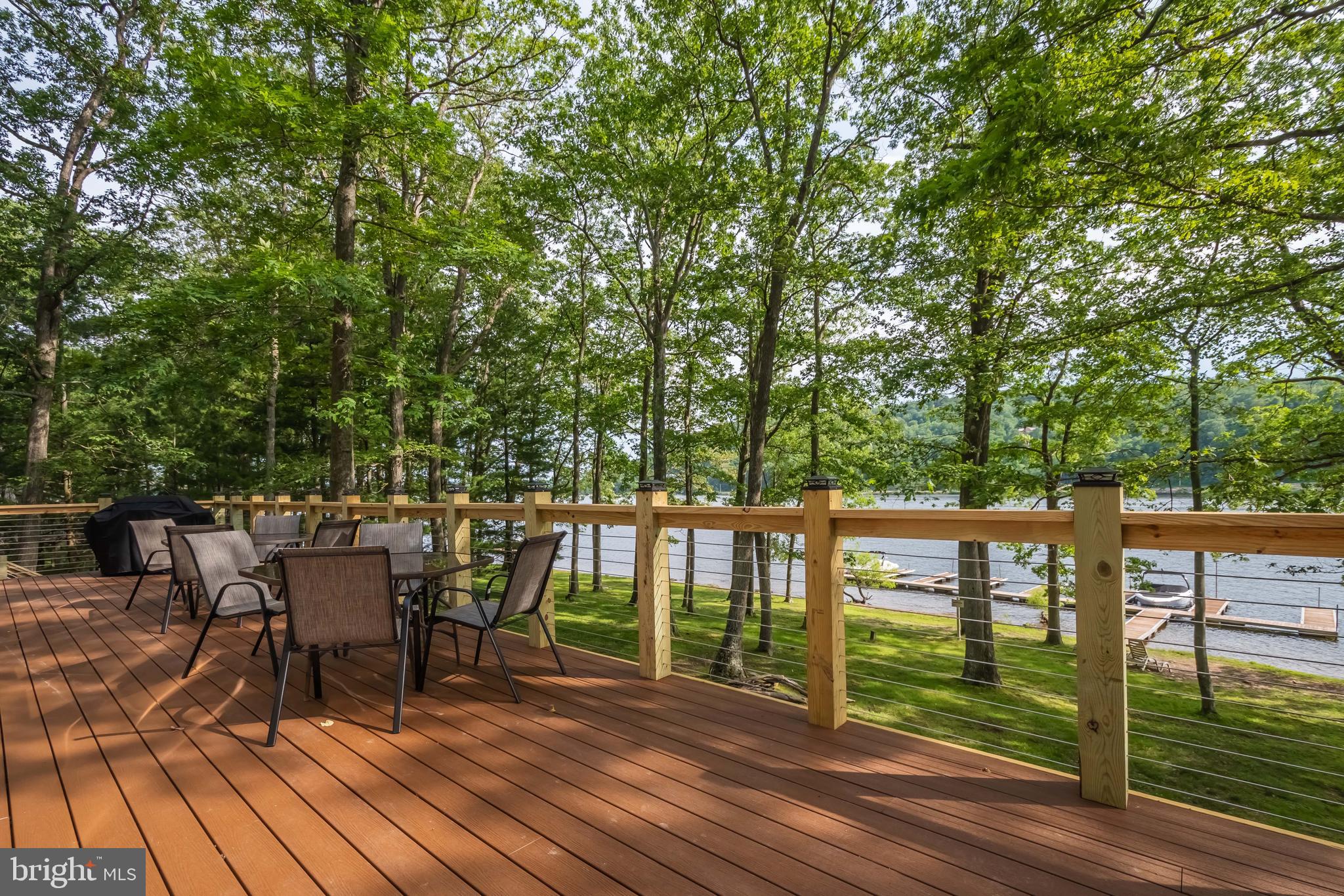 MONTE VISTA SHORES - Residential