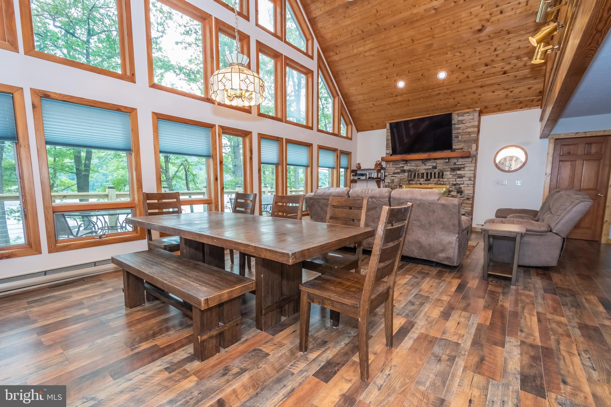 MONTE VISTA SHORES - Residential