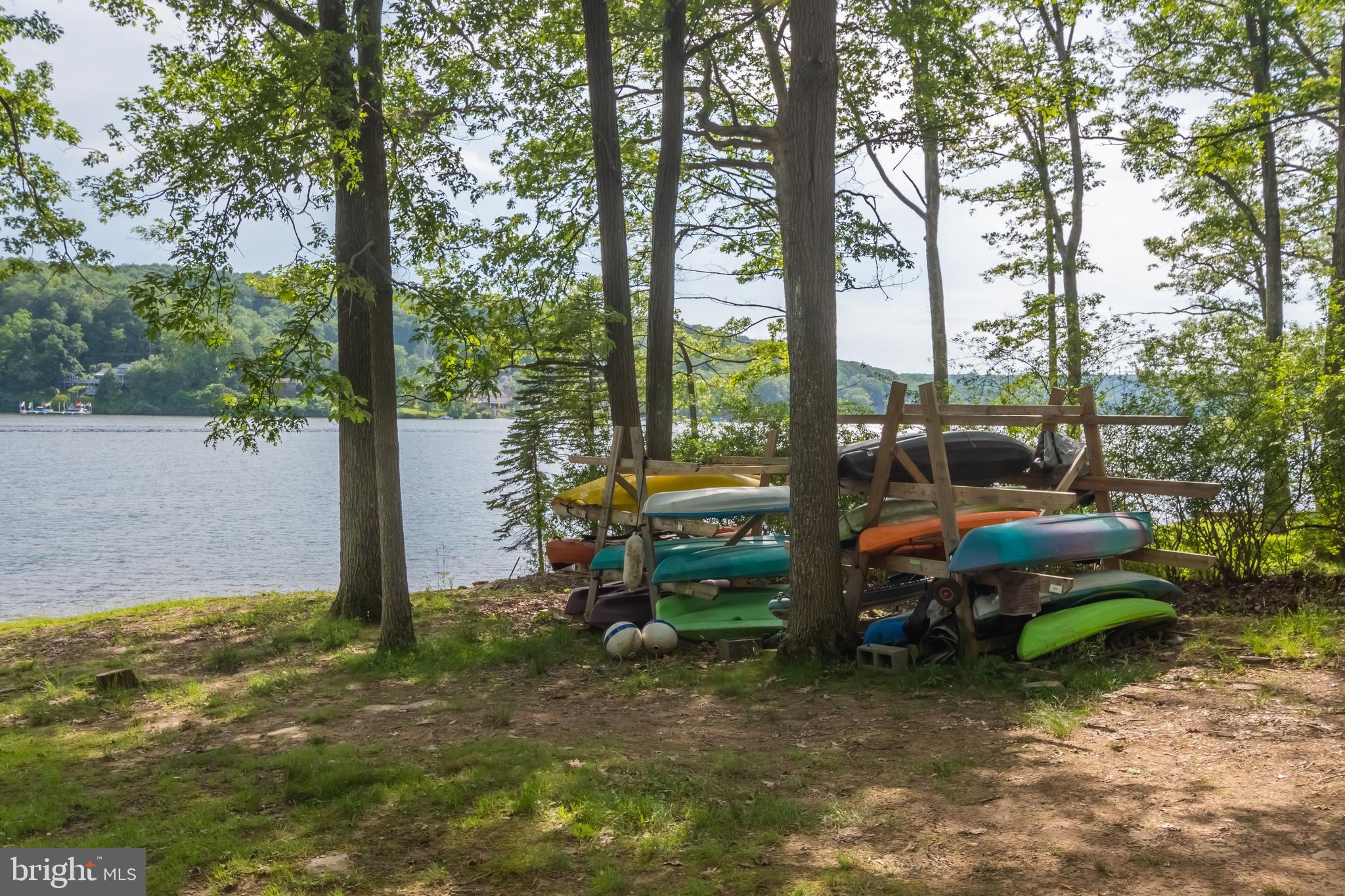 MONTE VISTA SHORES - Residential