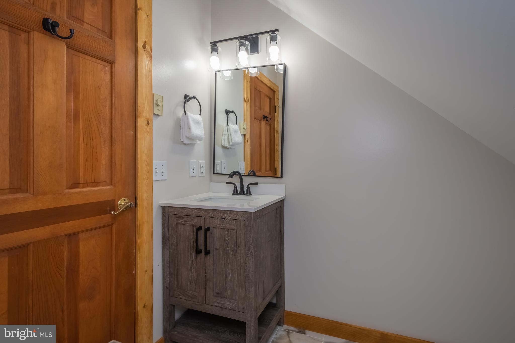 MONTE VISTA SHORES - Residential