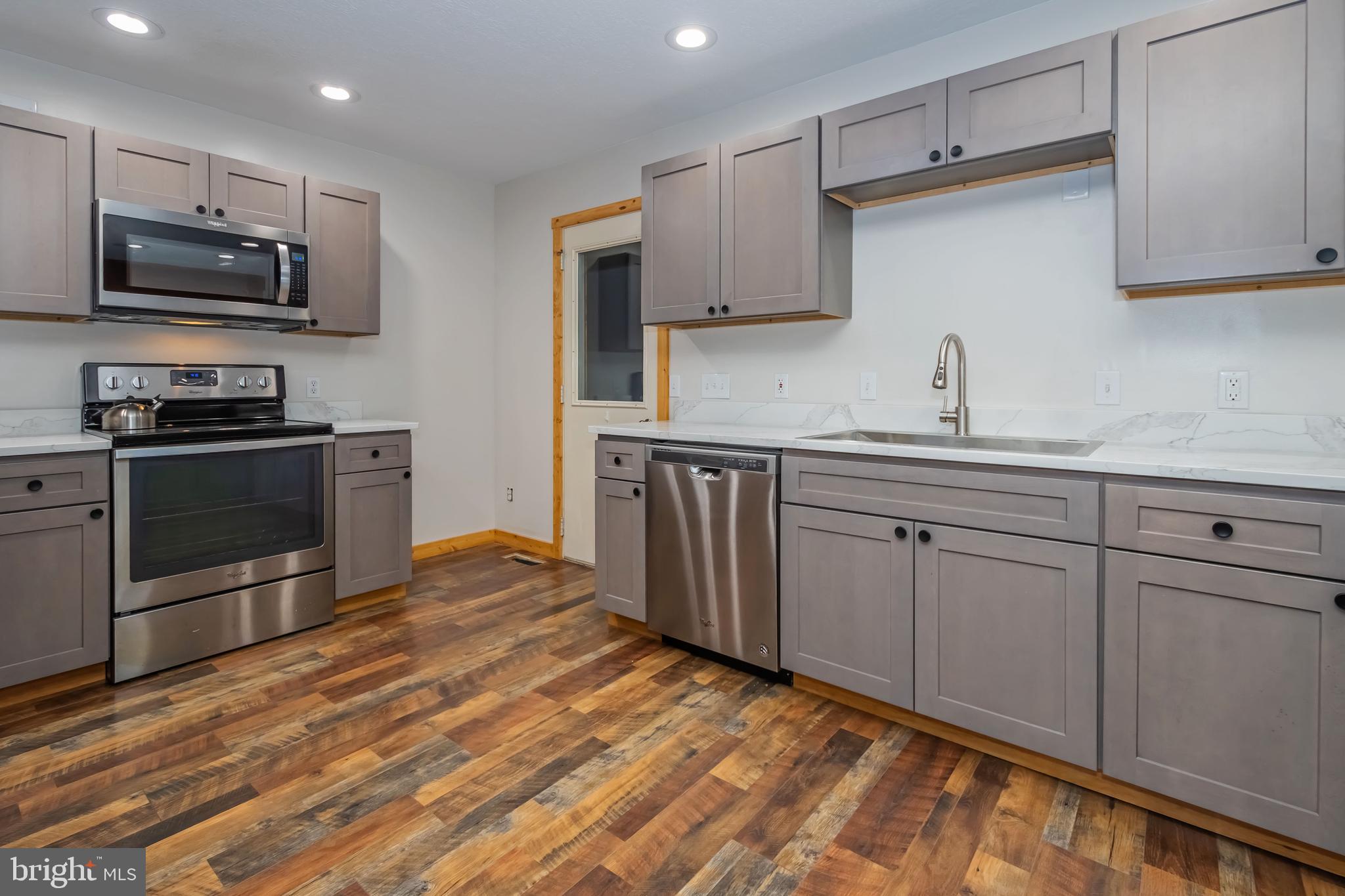 MONTE VISTA SHORES - Residential