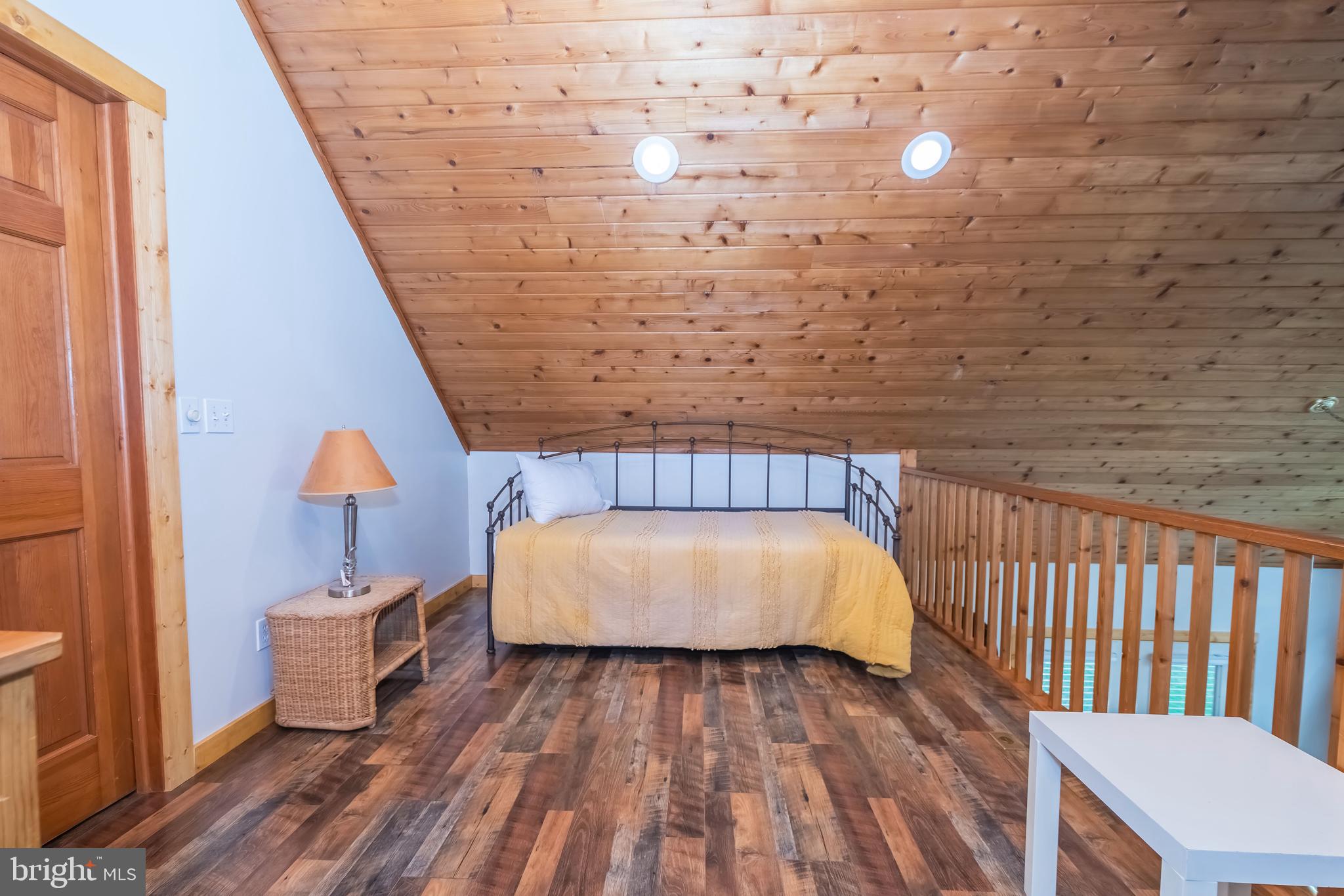 MONTE VISTA SHORES - Residential