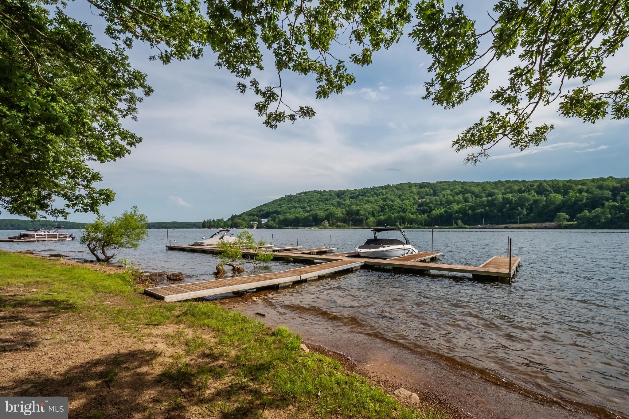 MONTE VISTA SHORES - Residential