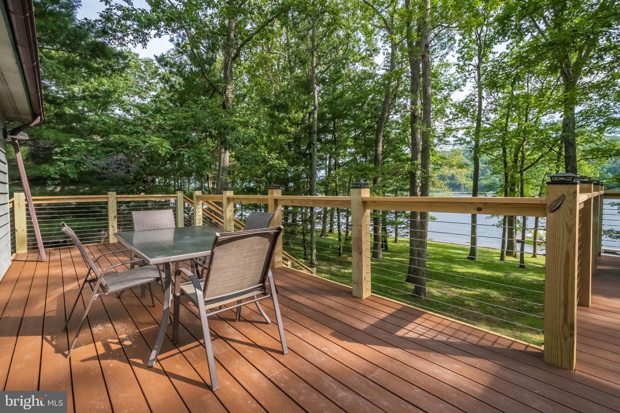 MONTE VISTA SHORES - Residential