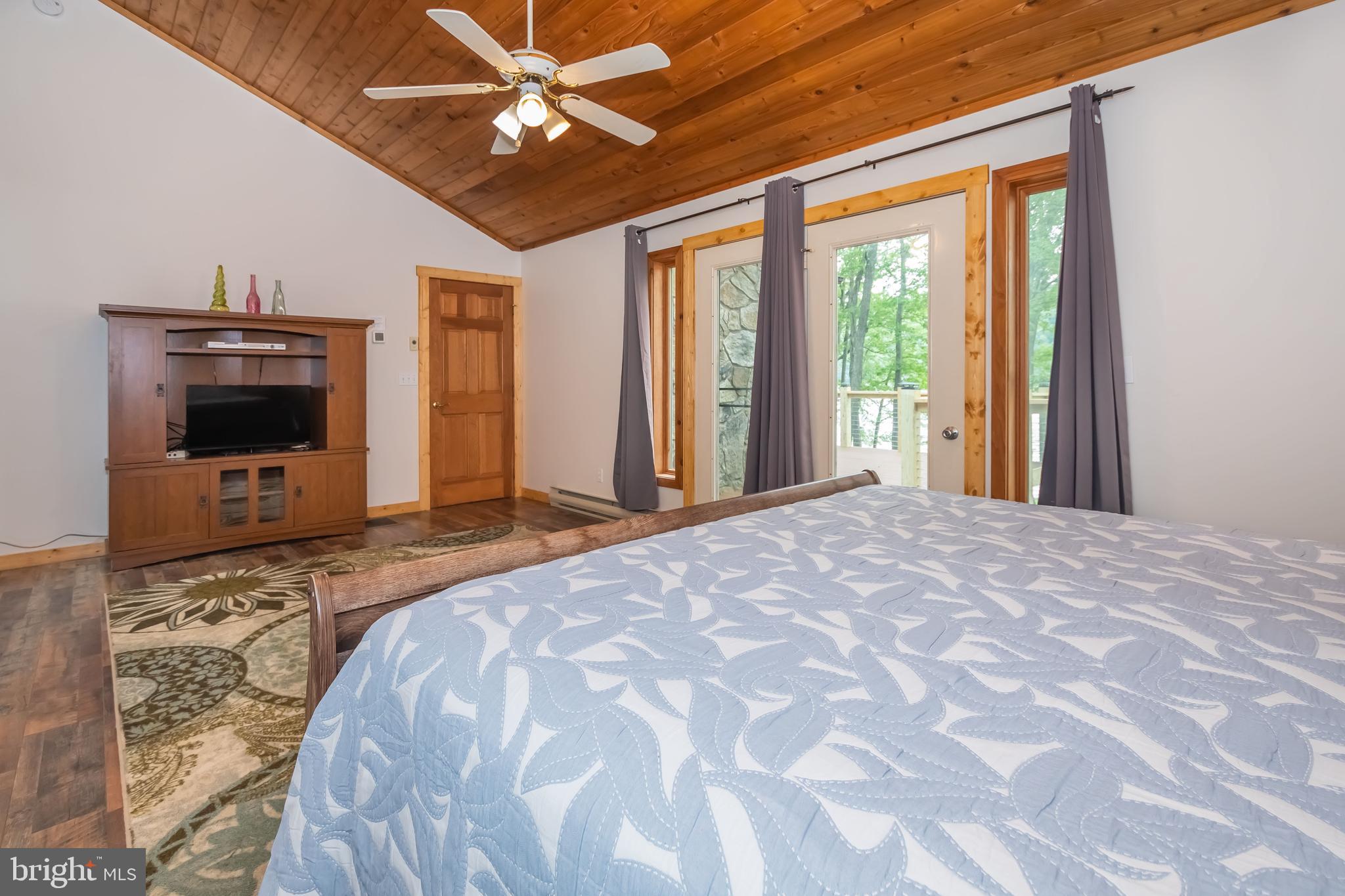 MONTE VISTA SHORES - Residential