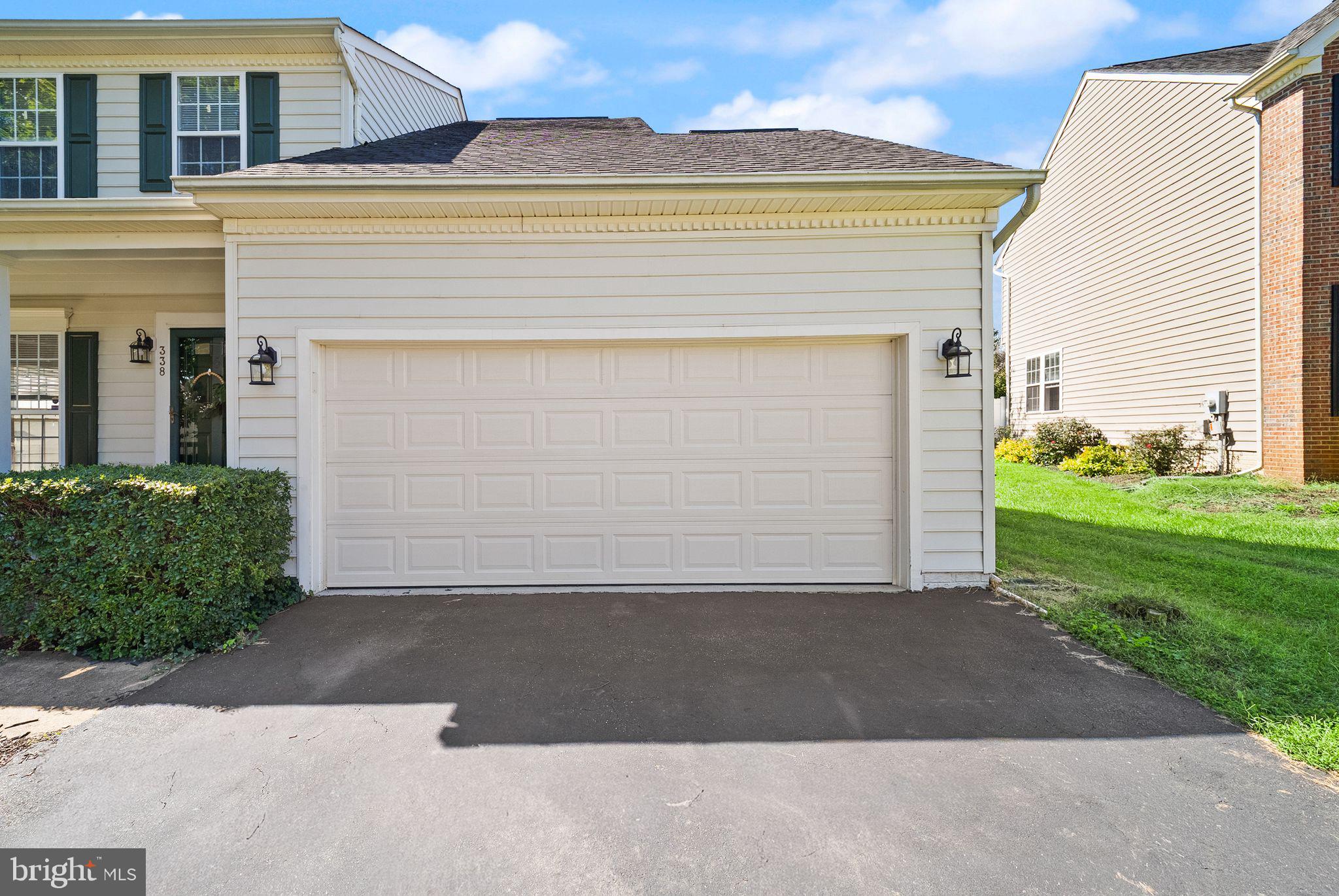338 SINGLETON CIRCLE